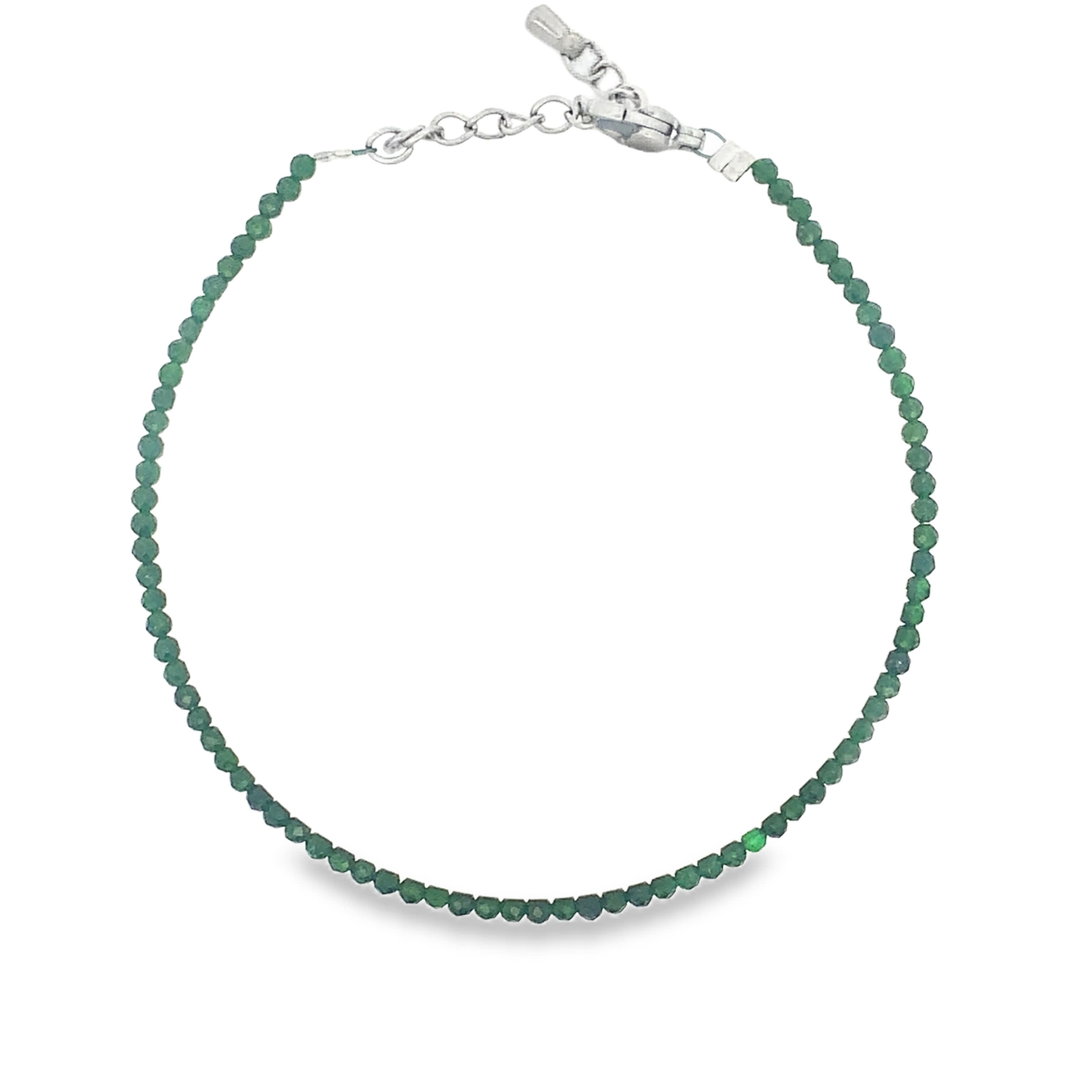 Bransoletka łańcuszkowa ze posrebrzanej stali z okrągłymi koralikami