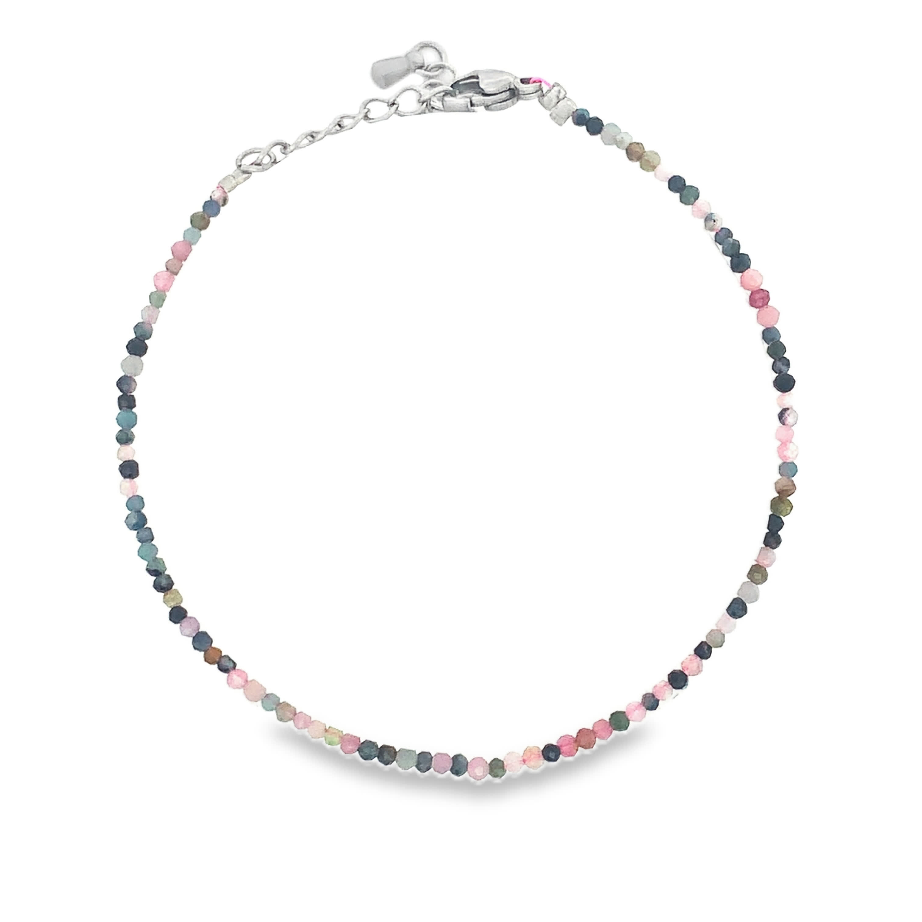 Bransoletka z koralików ze posrebrzanej stali z kaboszonami z zielonego turmalinu