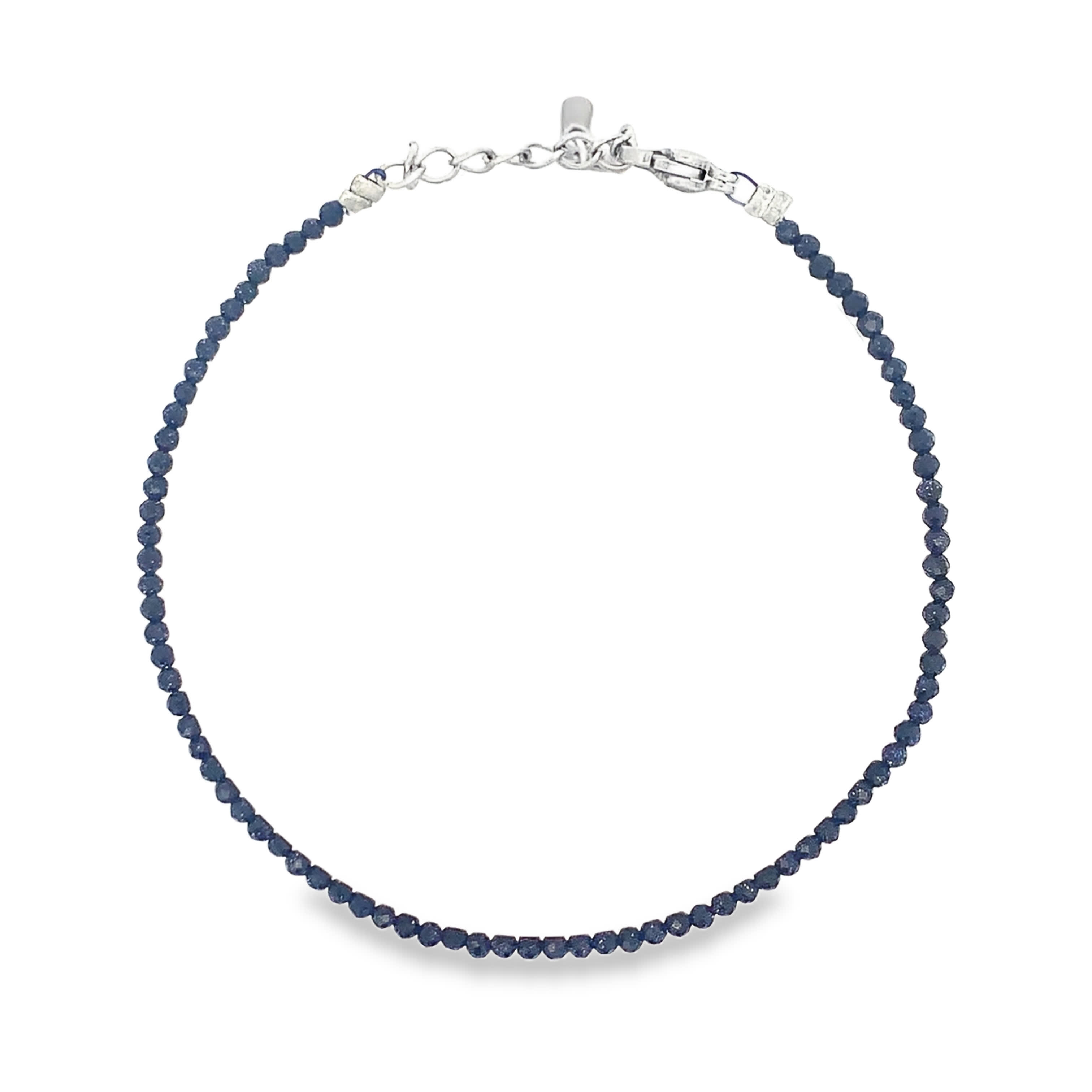 Posrebrzana bransoletka z koralikami i kaboszonami z głęboko niebieskich szafirów