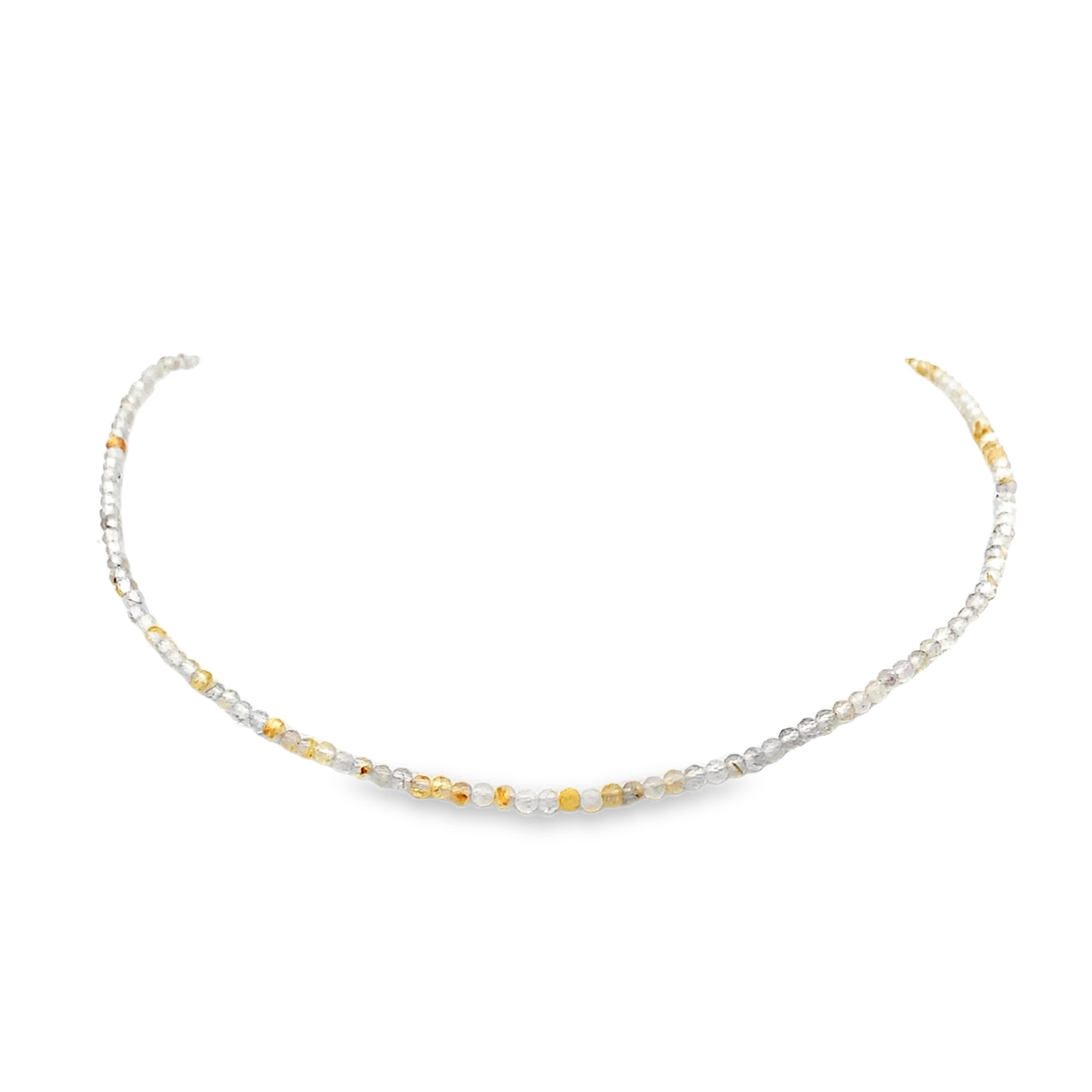 Delikatny naszyjnik z koralików bez metalu i detalami ze złoconej stali