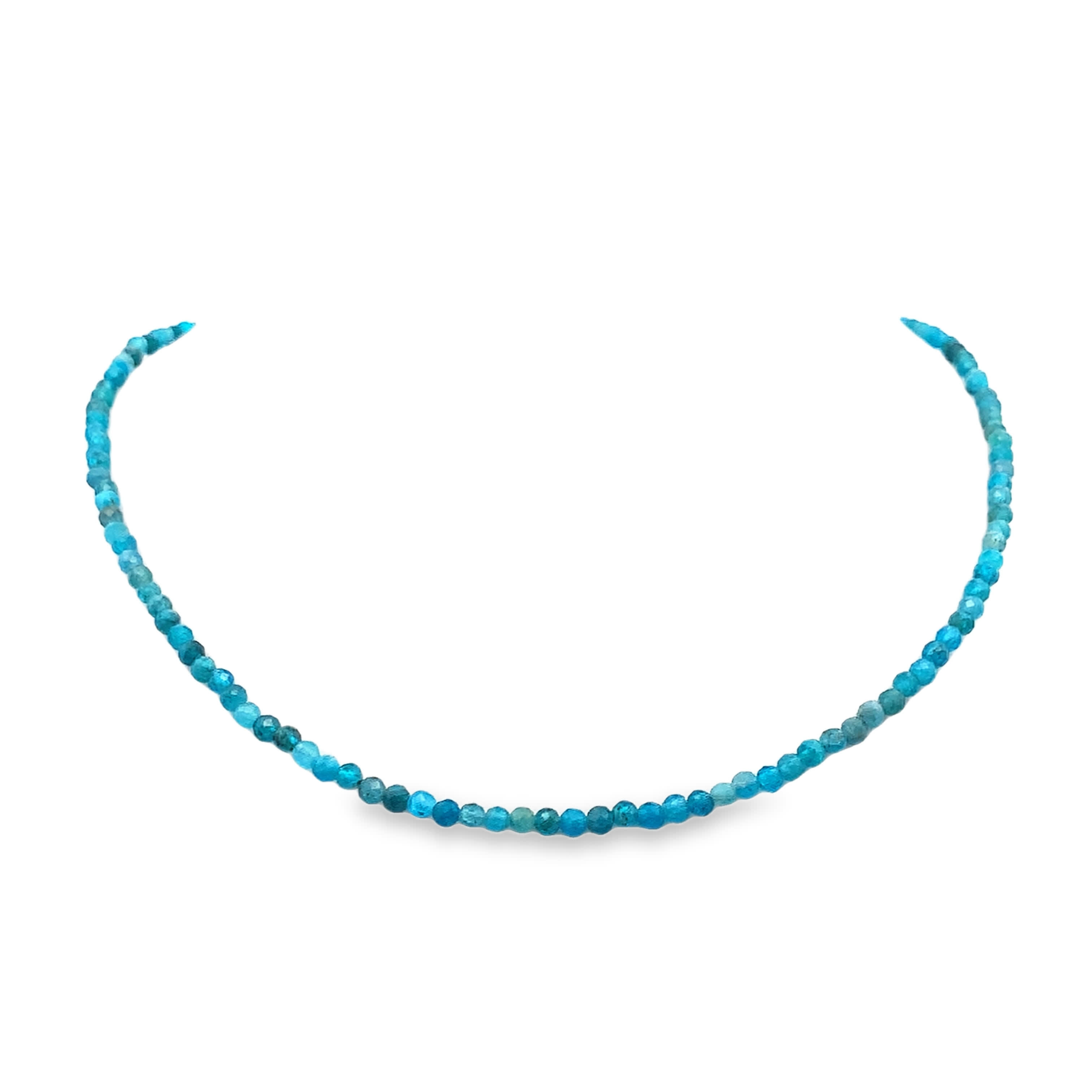 Elegancki naszyjnik z koralików z drobnymi kamieniami kaboszonowymi