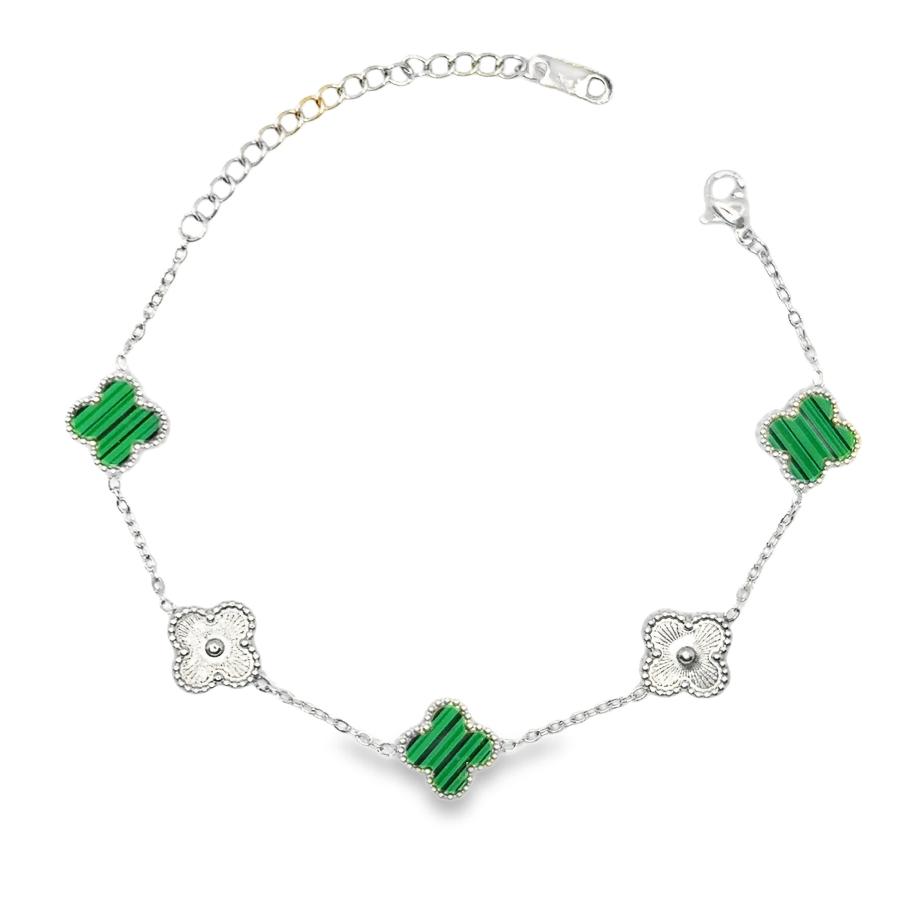 Bransoletka ze srebrnego łańcuszka z zawieszkami w kształcie koniczyny malachitowej