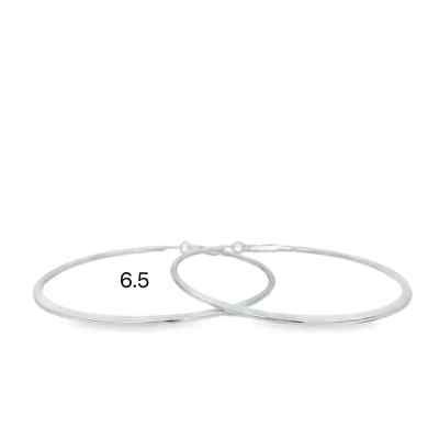 Klasyczne kolczyki koła w srebrnym kolorze