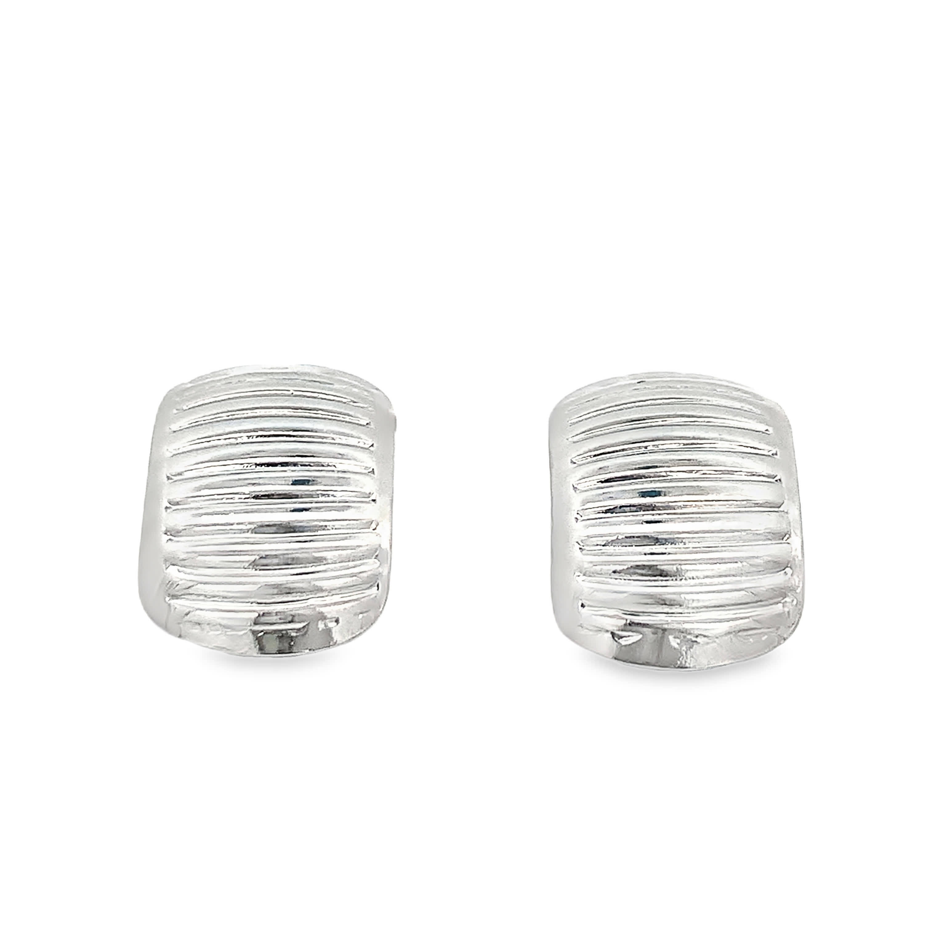 Posrebrzane kolczyki z prążkowanymi klipsami