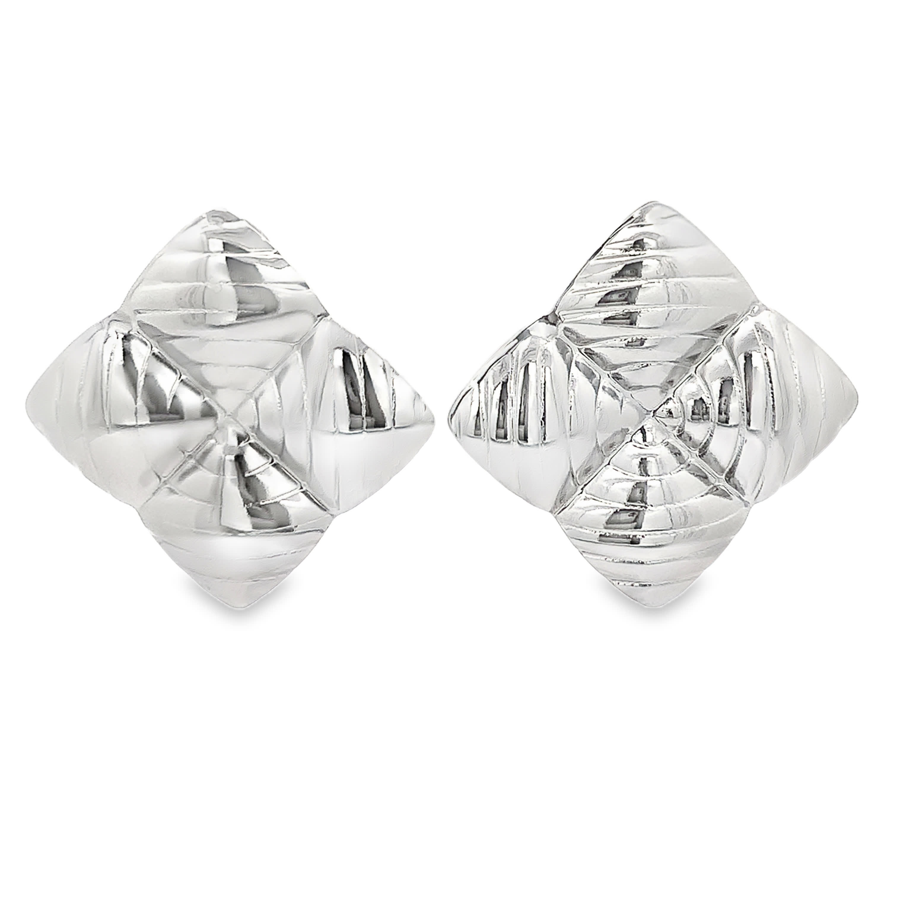 Posrebrzane kwadratowe kolczyki