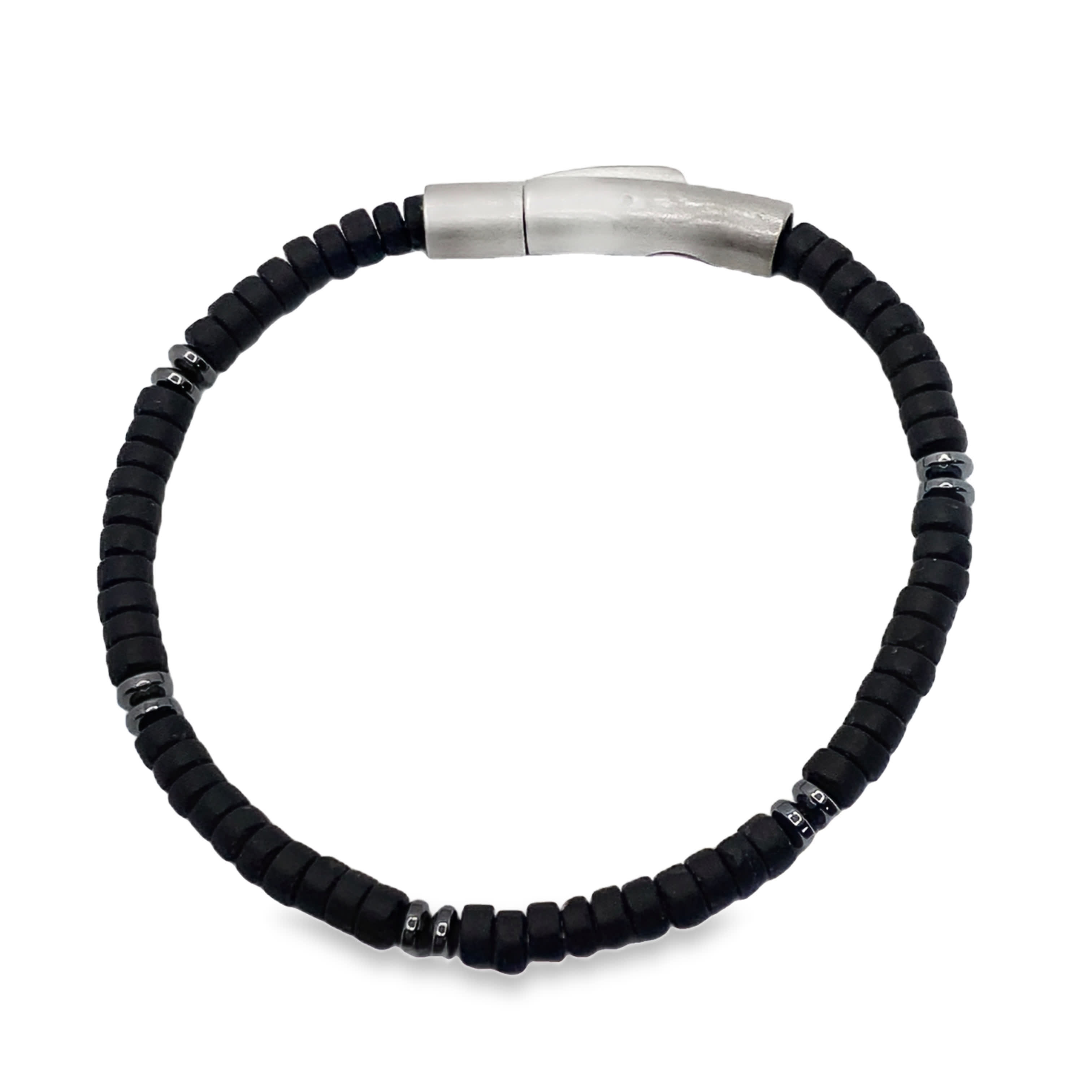 Wyrafinowana bransoletka koralikowa z metalowym zapięciem