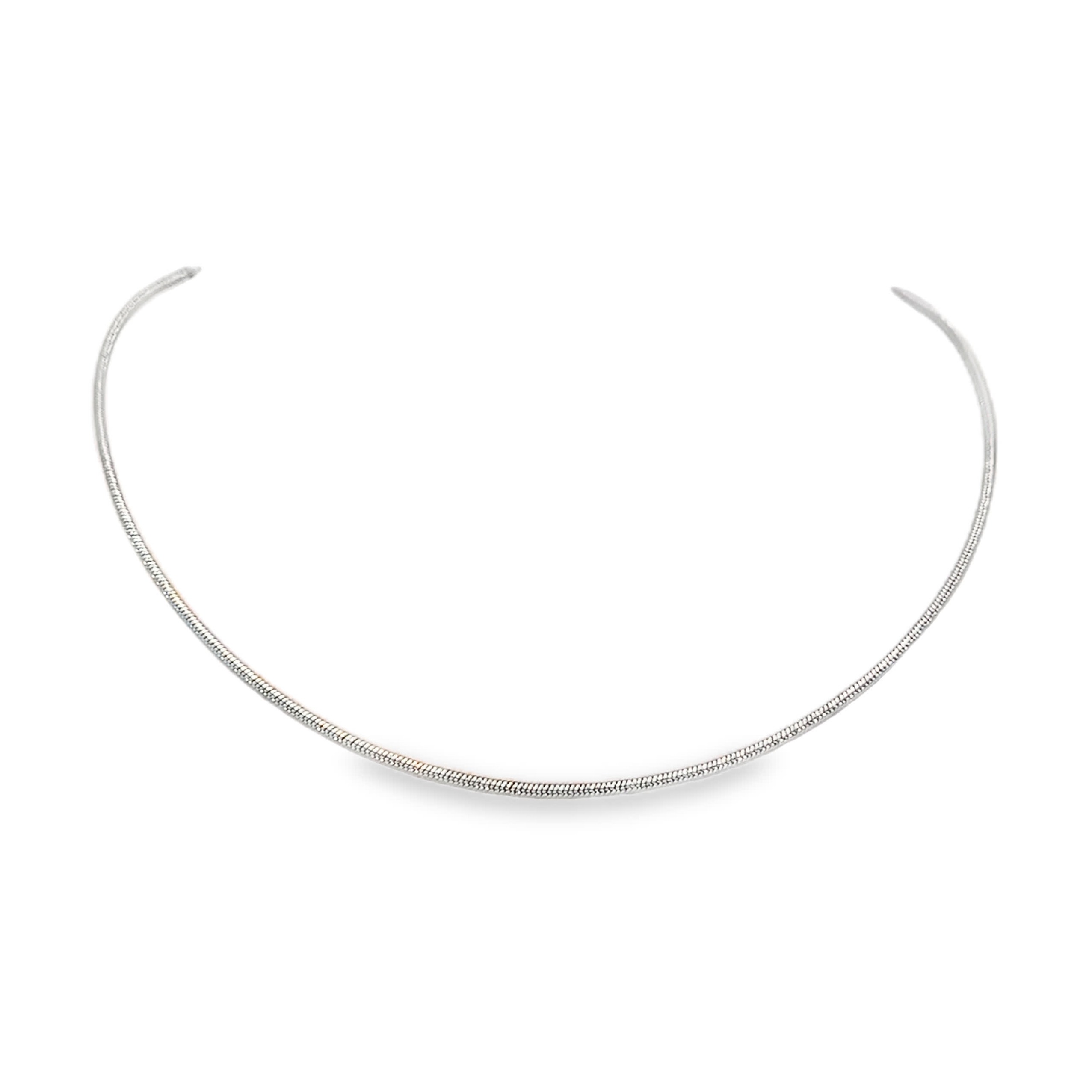 Nowoczesny choker z metalu