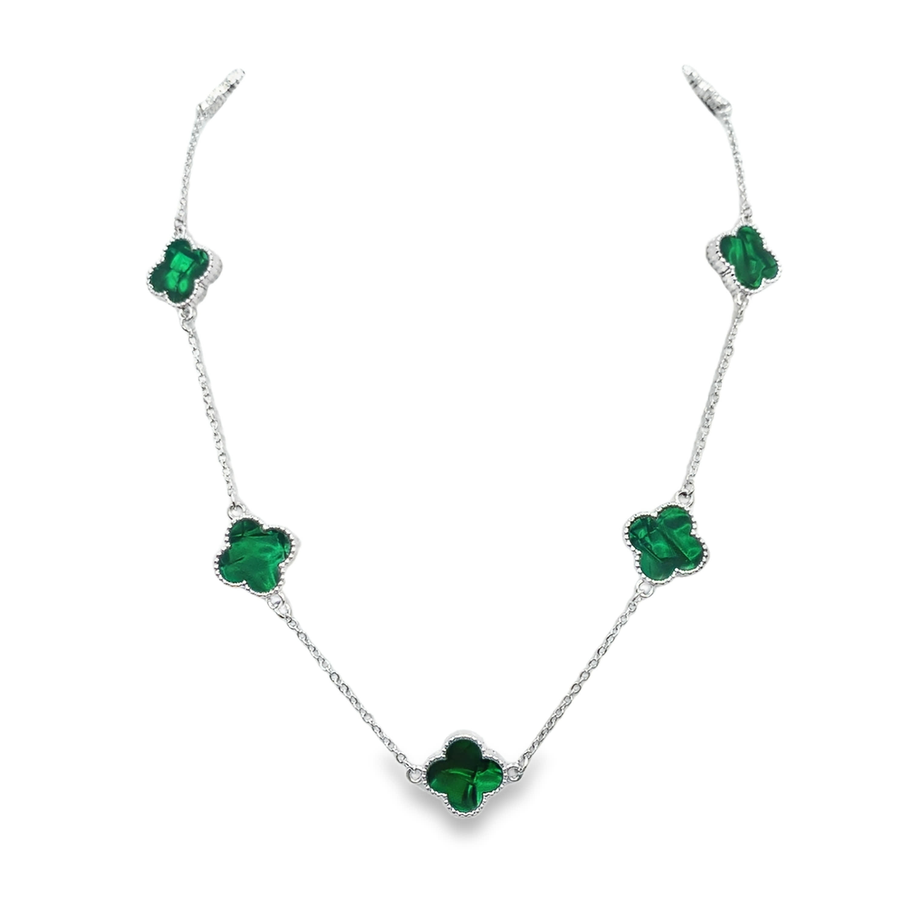 Nowoczesny naszyjnik warstwowy pozłacany z barokowym kaboszonem z zielonego kamienia