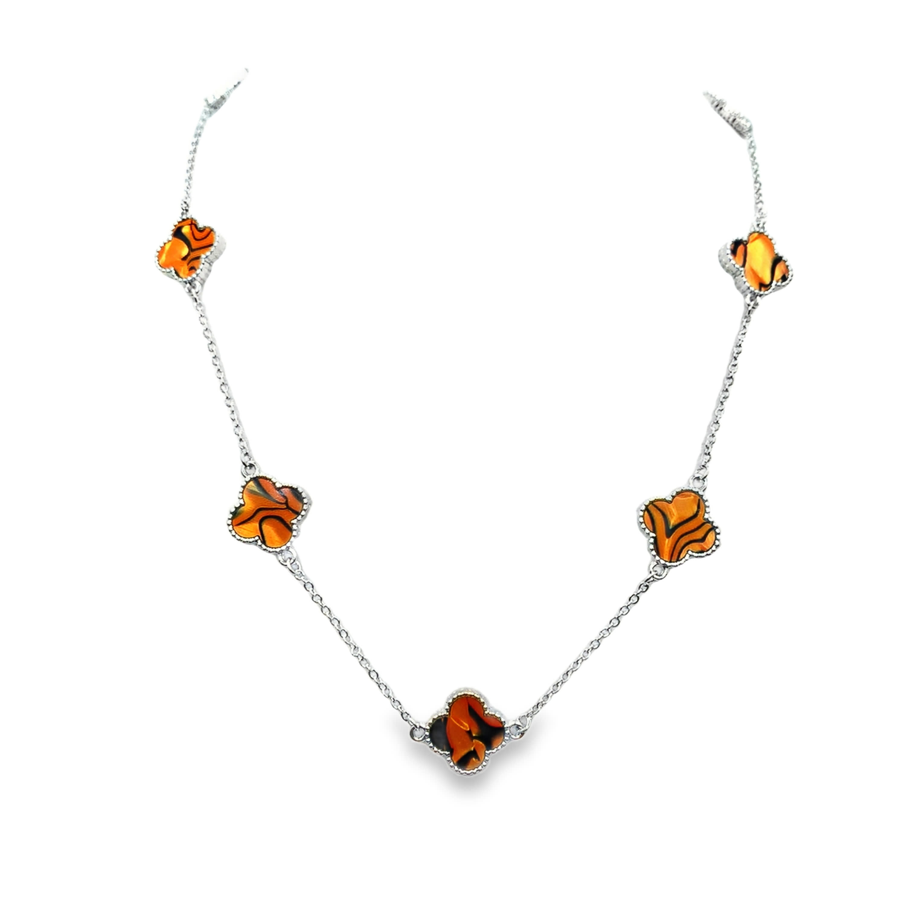 Posrebrzany naszyjnik warstwowy z kaboszonem kamienia agatu żółtopomarańczowego