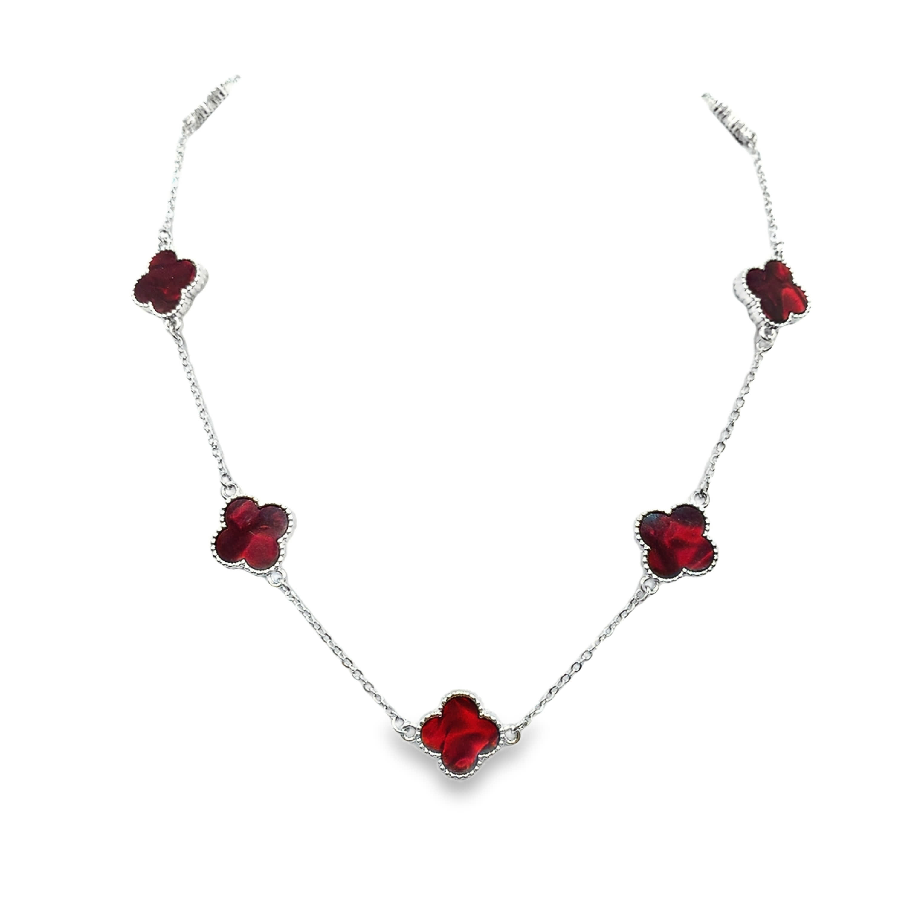 Elegancki posrebrzany naszyjnik warstwowy z rzeźbionym kaboszonem kamienia rubinu w głębokiej czerwieni