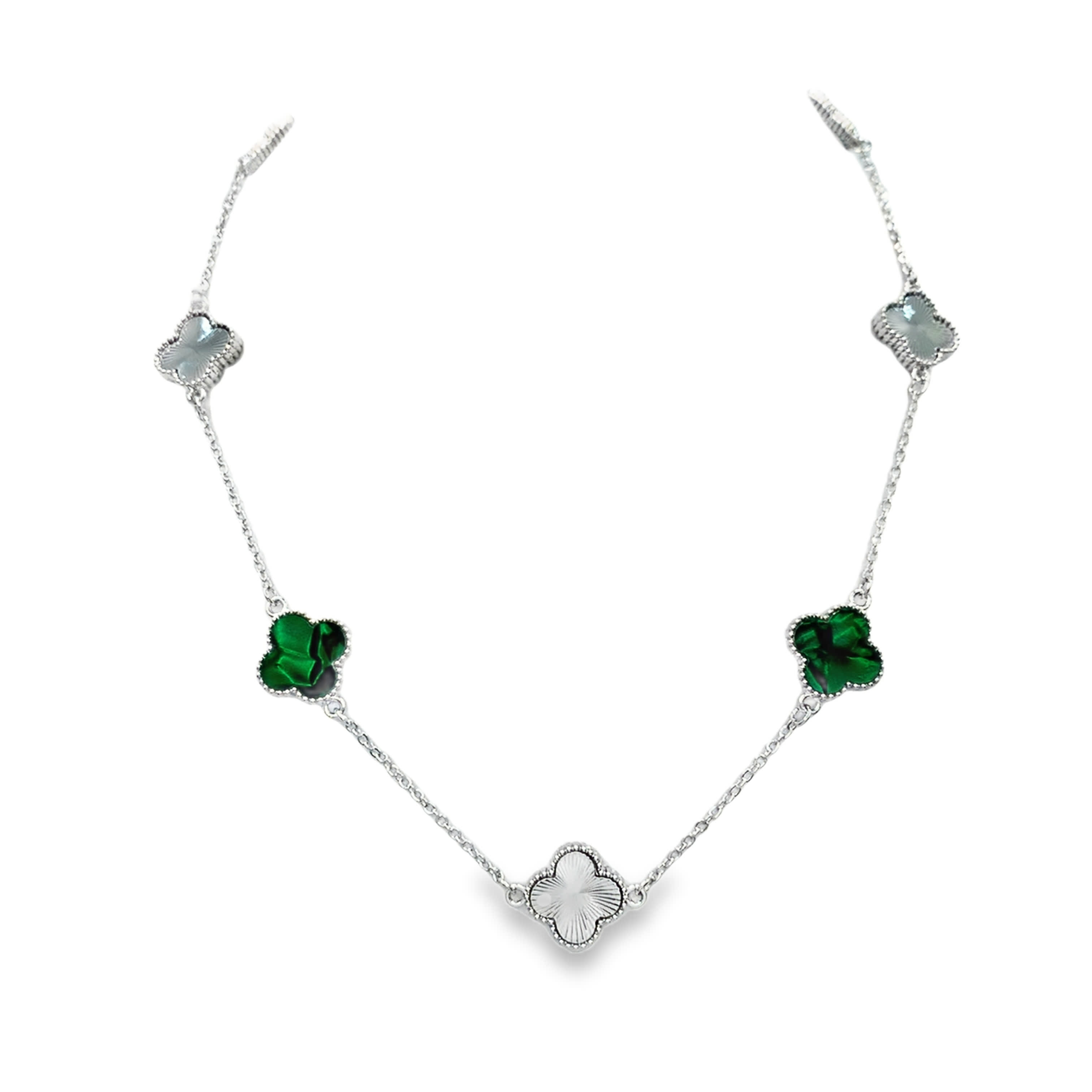 Posrebrzany naszyjnik warstwowy z wiszącym kamieniem malachitu i ręcznie rzeźbionymi barokowymi kamieniami