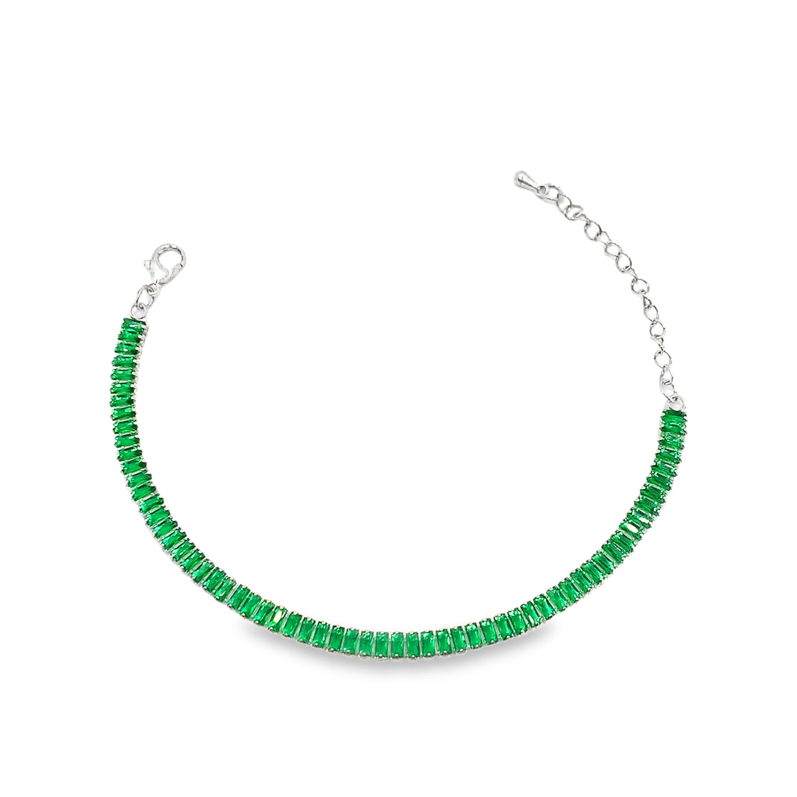 Posrebrzana bransoletka tenisowa z bagietkowymi kamieniami