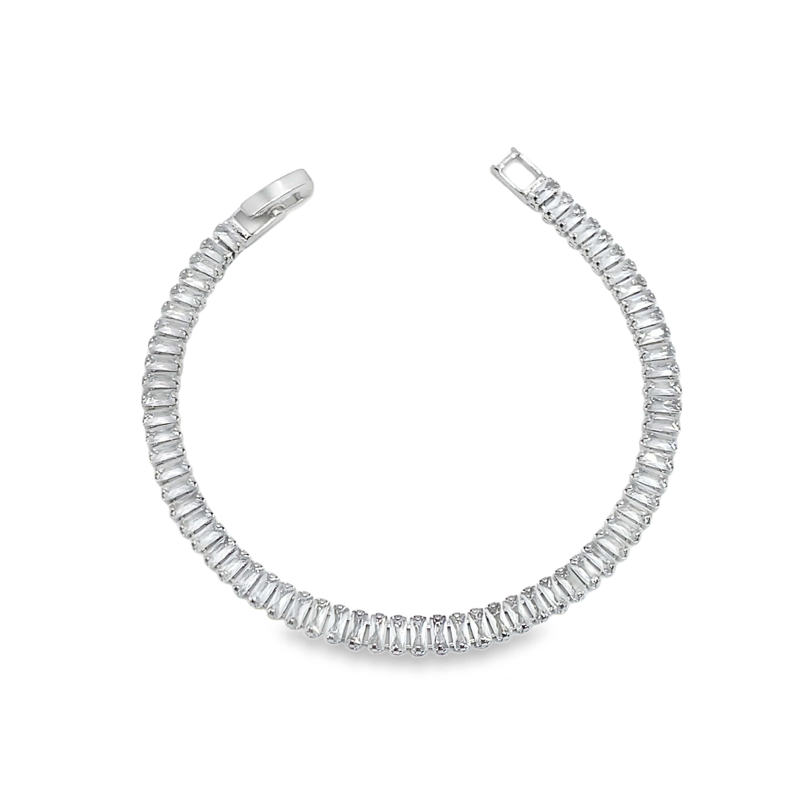 Bransoletka tenisowa z białej stali z kamieniami o szlifie bagietkowym