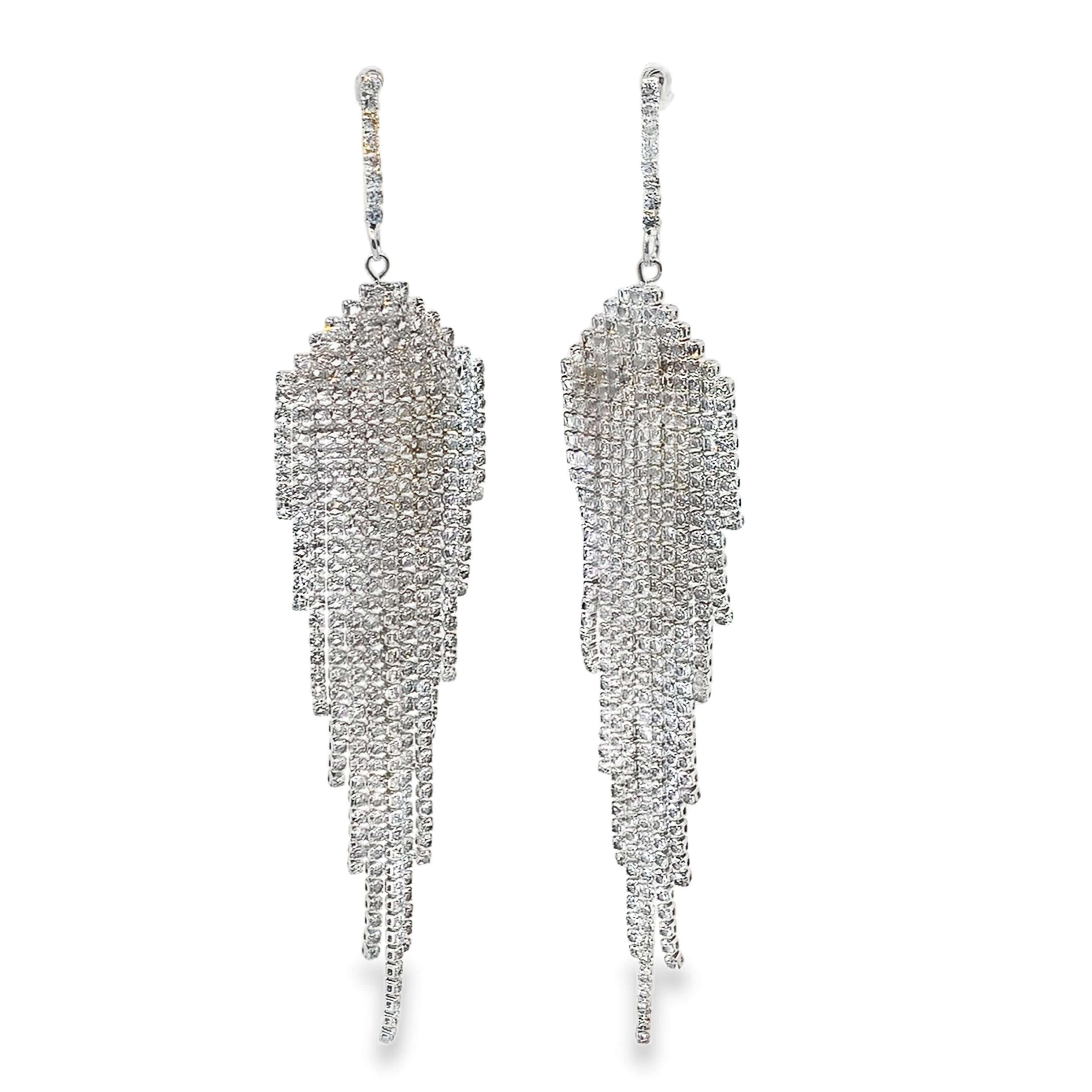 Posrebrzane kolczyki wiszące z kryształowymi kaboszonami