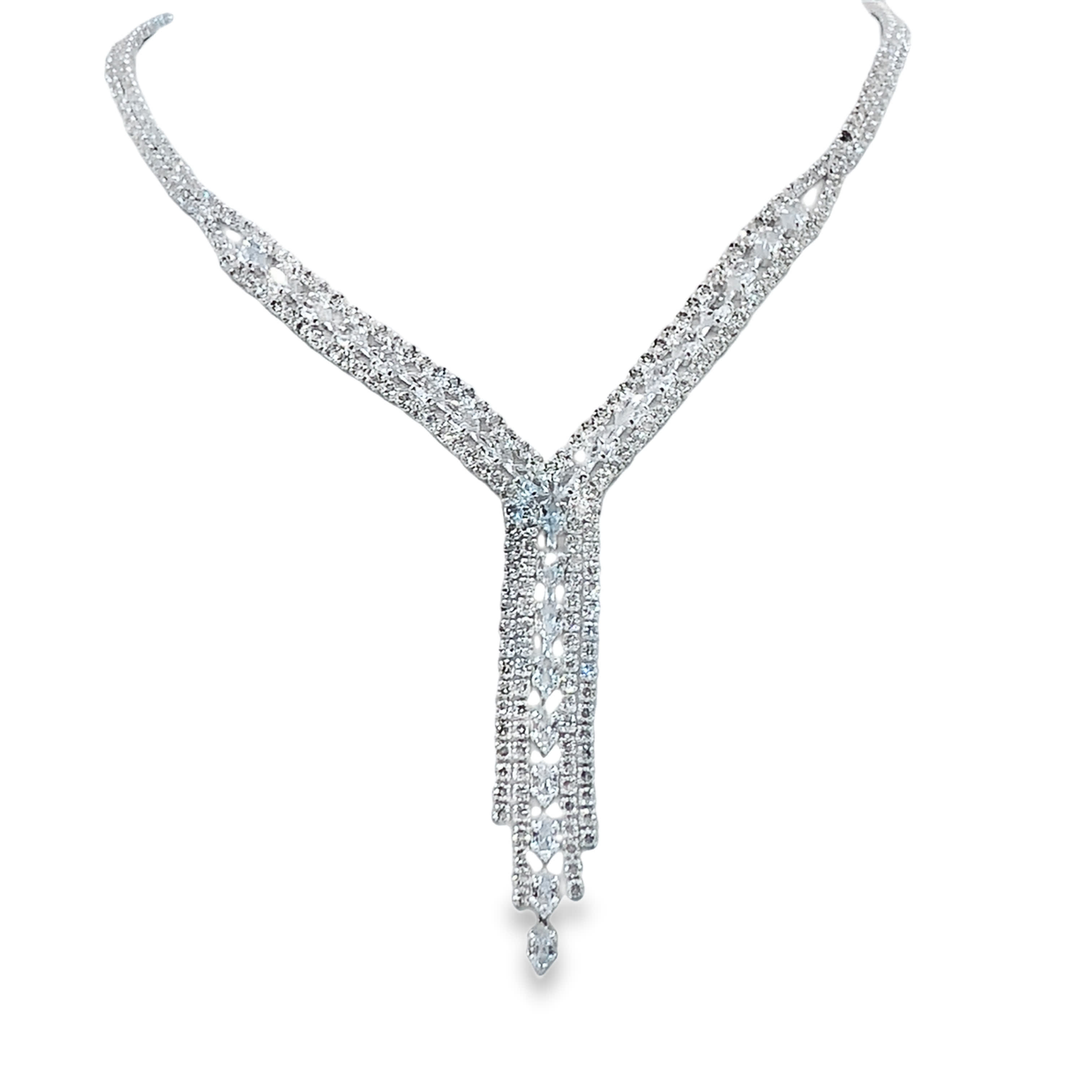 Naszyjnik z kamieniami o szlifie okrągłym w