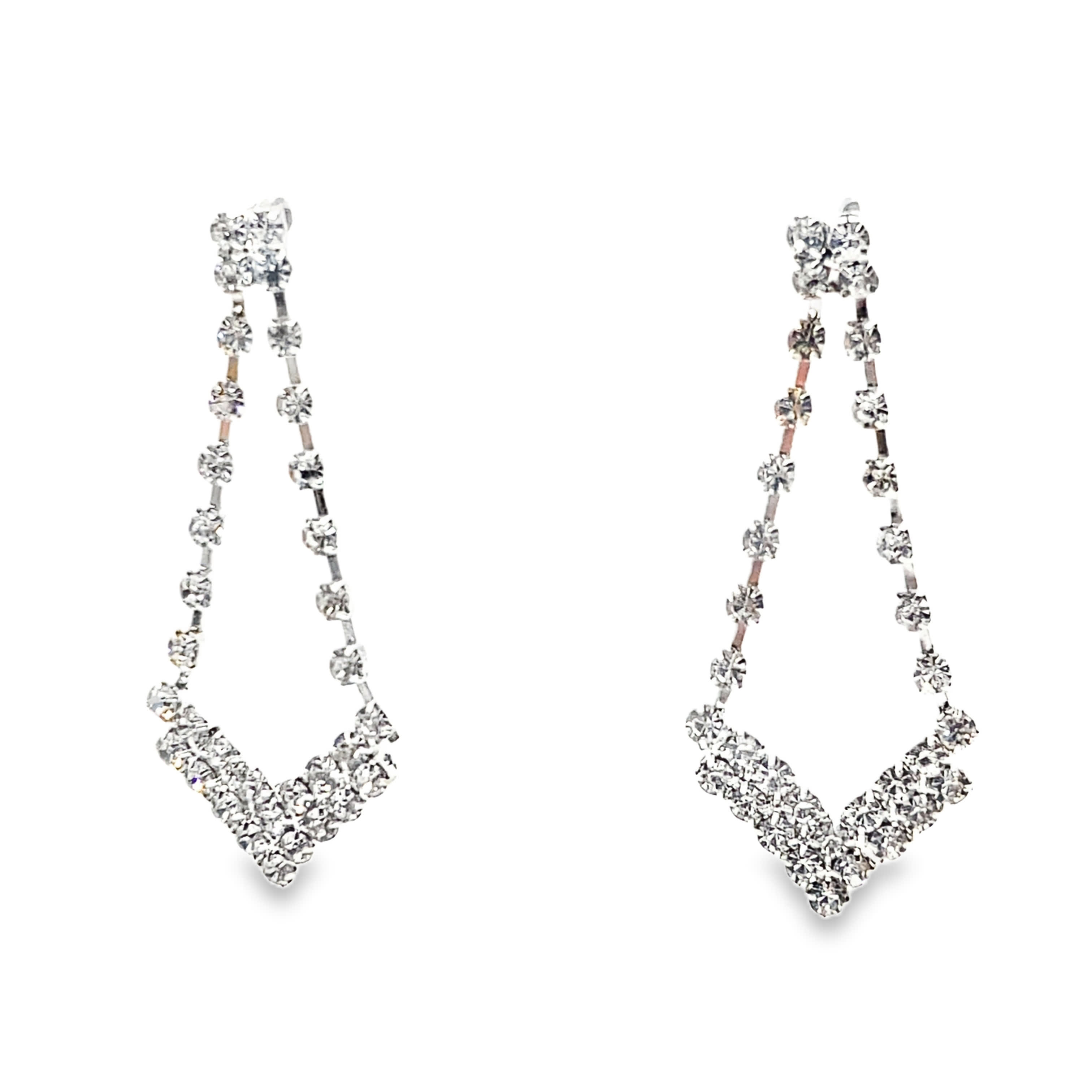 Posrebrzane wiszące kolczyki z kryształowymi akcentami