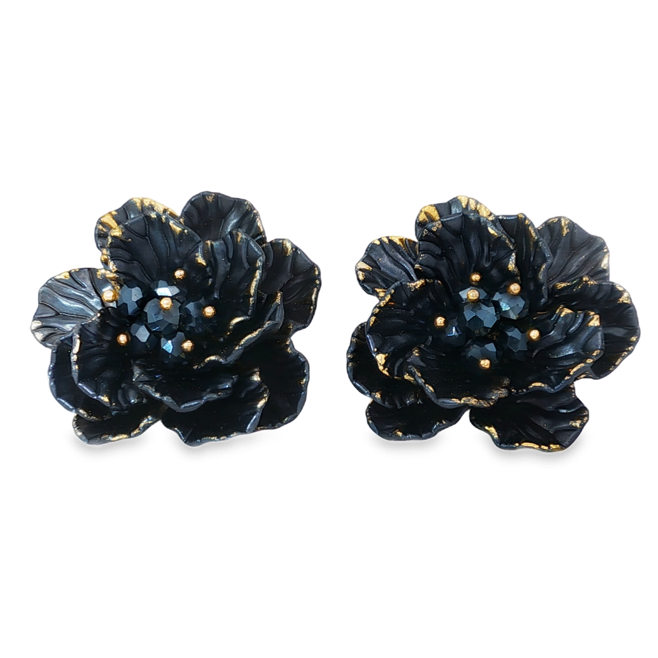 Kolczyki z motywem kwiatowym w odcieniach czerni i złocona