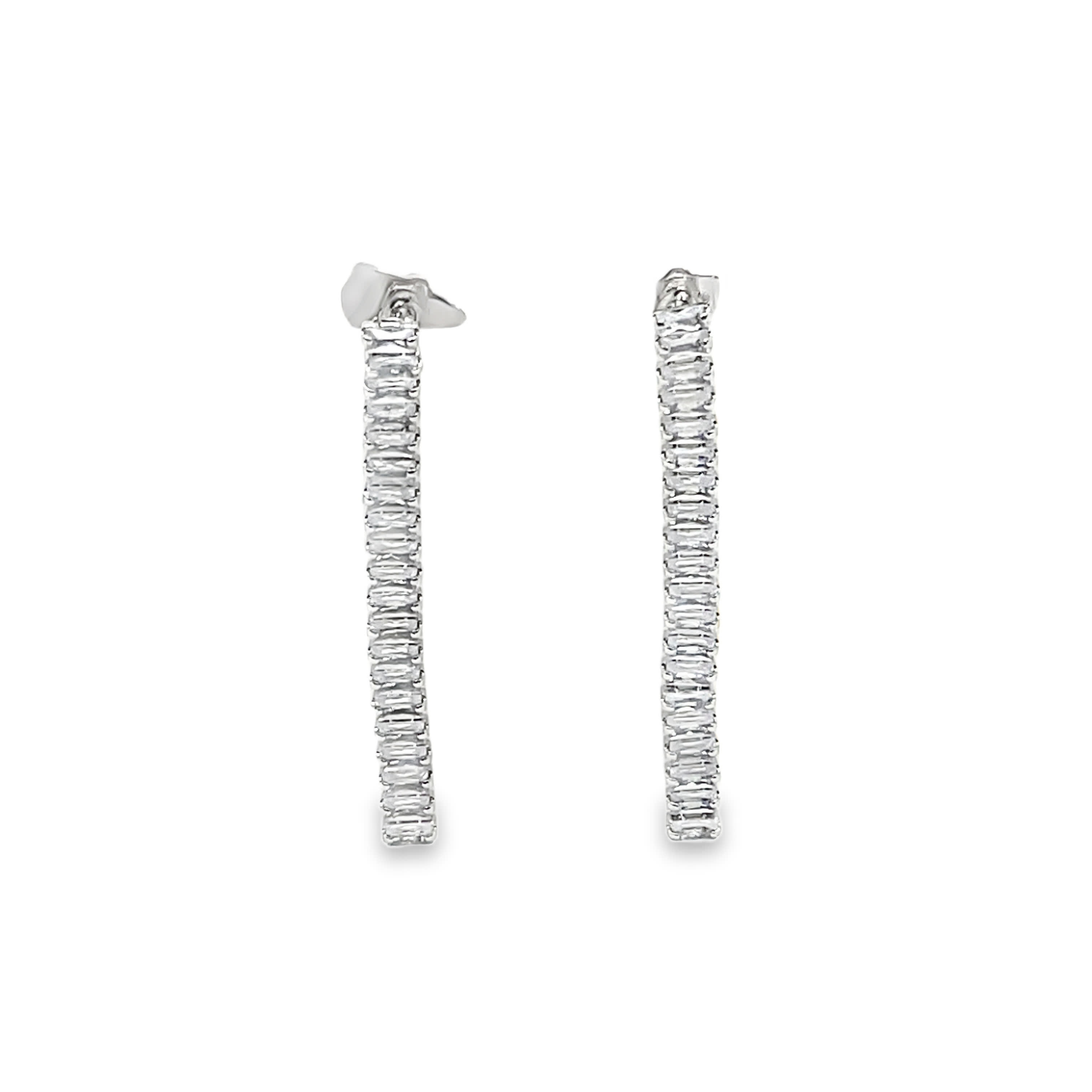 Kolczyki wiszące ze srebra platerowanego białym złotem z diamentami o szlifie bagietkowym