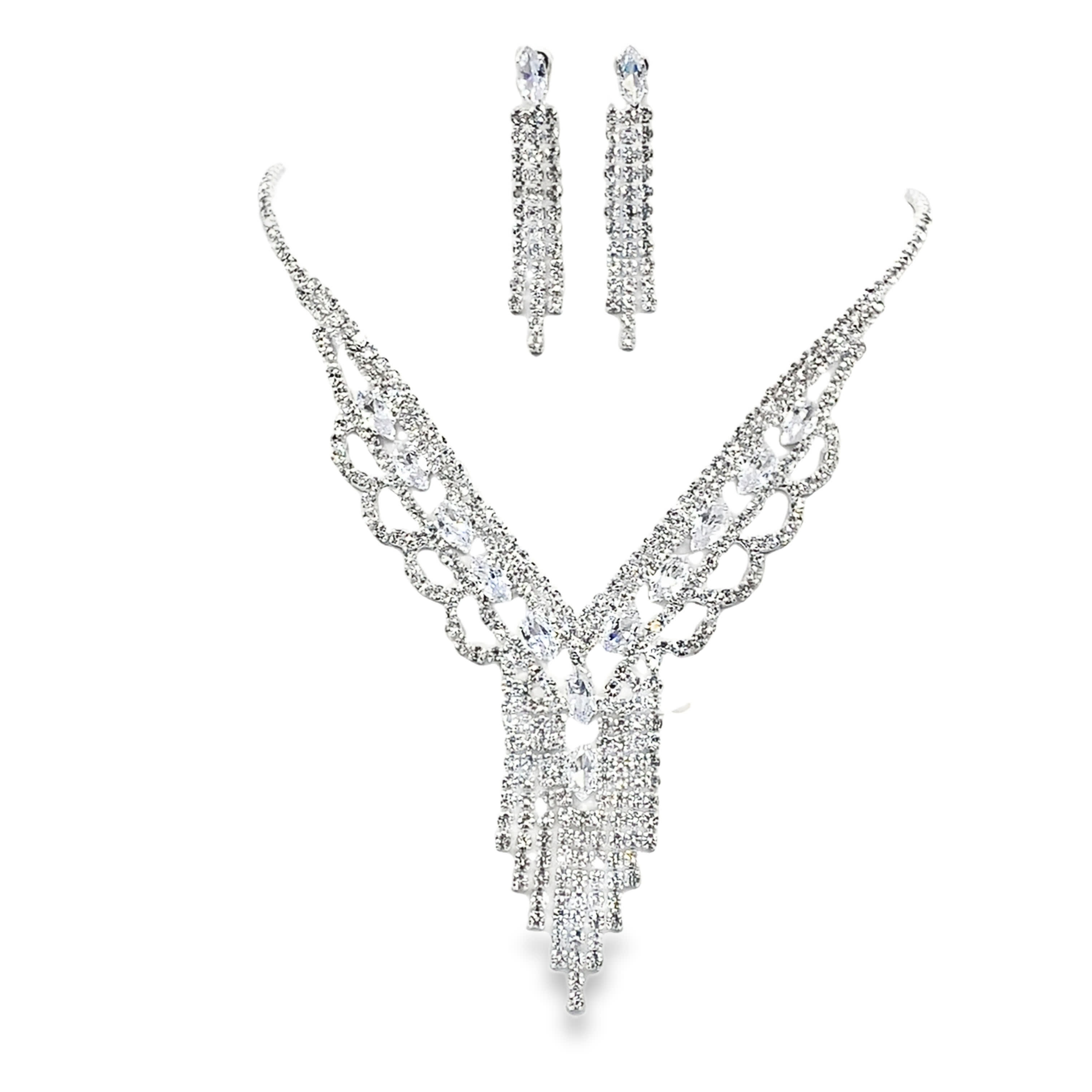Elegancki srebrny naszyjnik z diamentami w kształcie gruszki