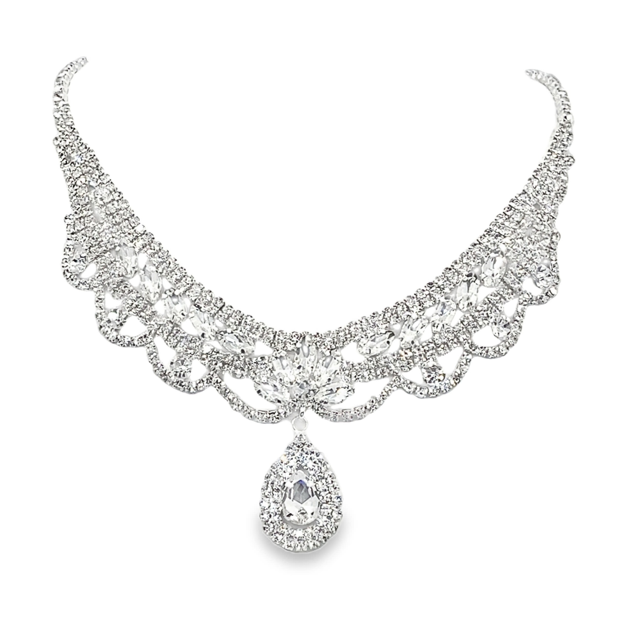Elegancki naszyjnik z białego złota z diamentami