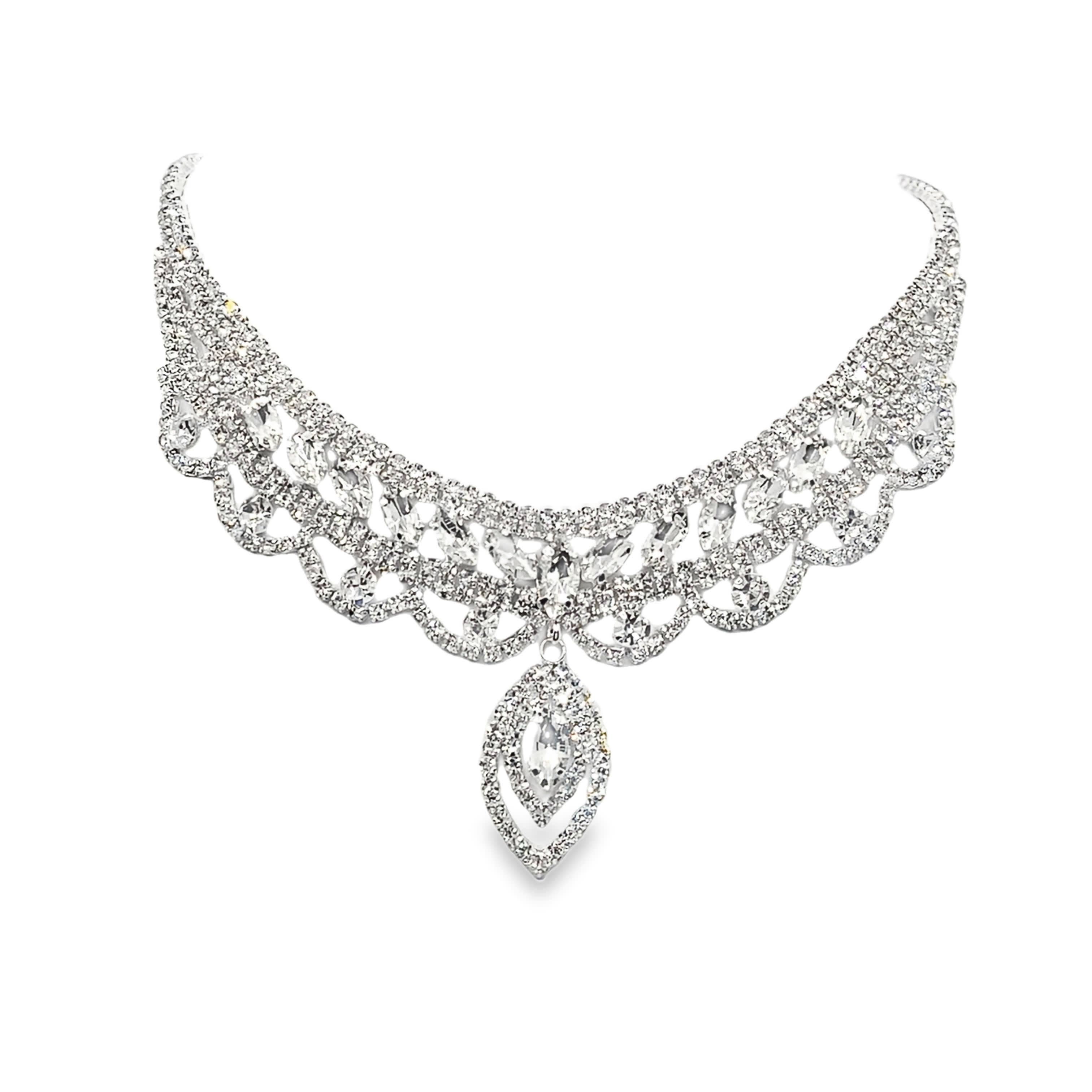 Wykwintny naszyjnik z owalnym diamentem w białym złocie i srebrze