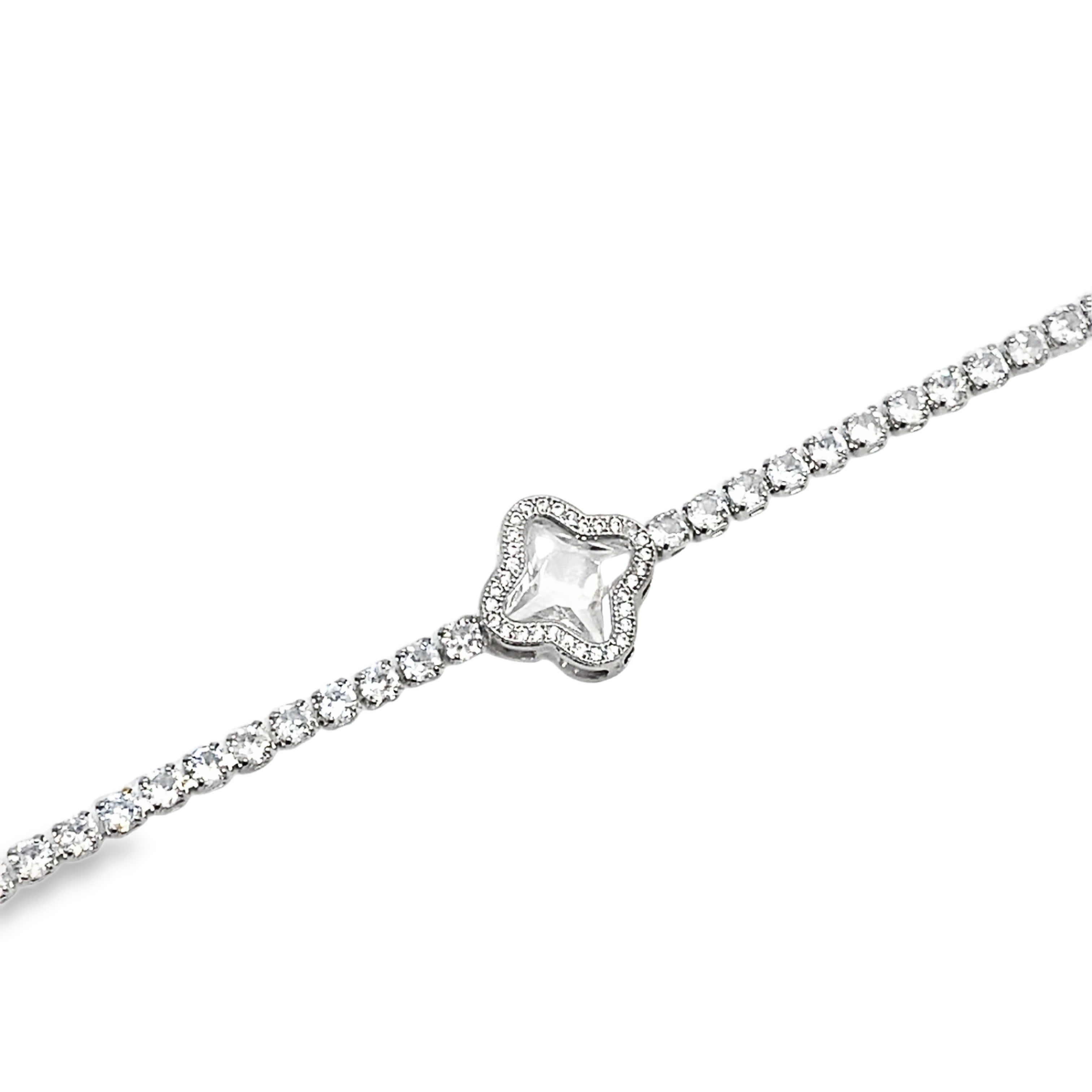 Elegancka bransoletka tenisowa z białego złota z diamentami