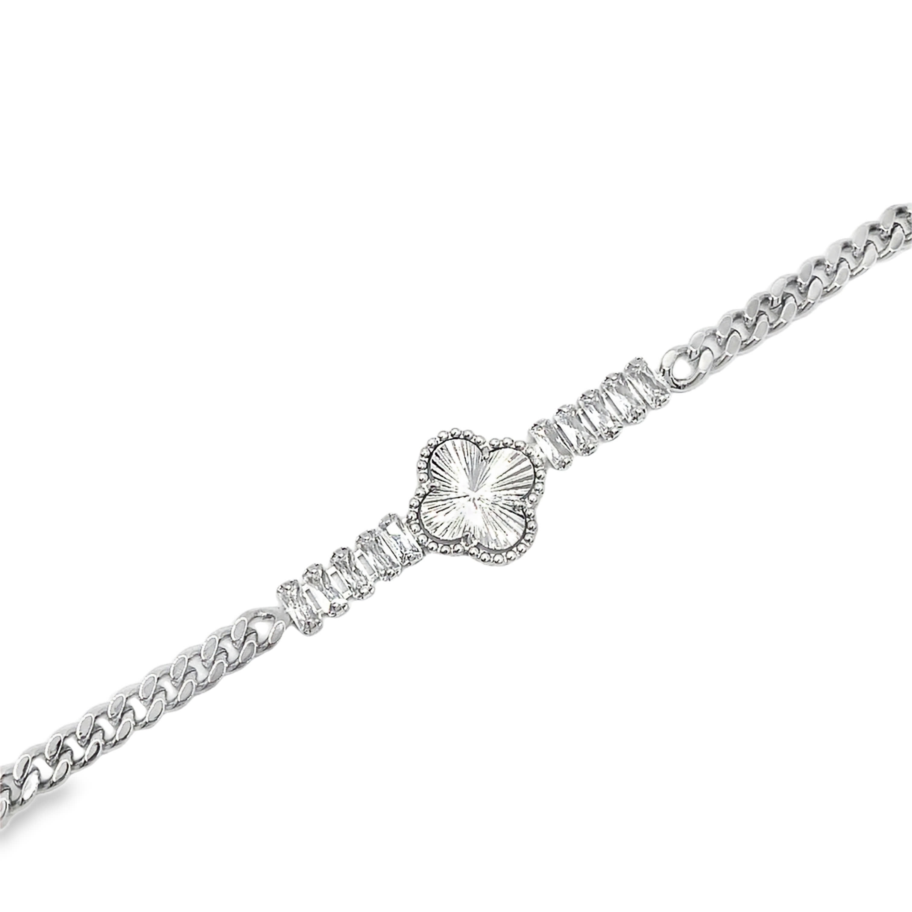 Bransoletka z białego złota z zawieszką w kształcie koniczyny kryształowej