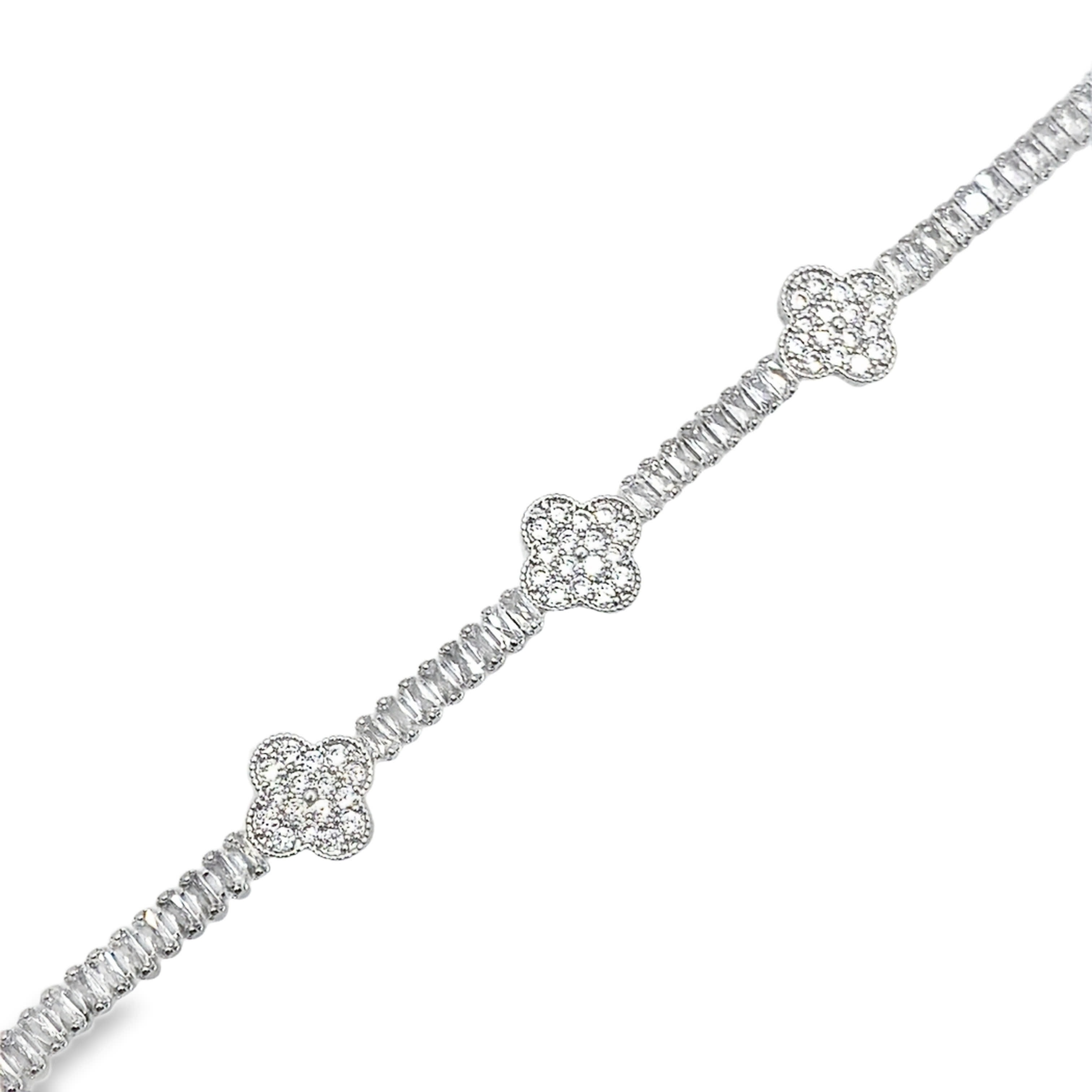 Elegancka bransoletka tenisowa z białego złota z diamentami
