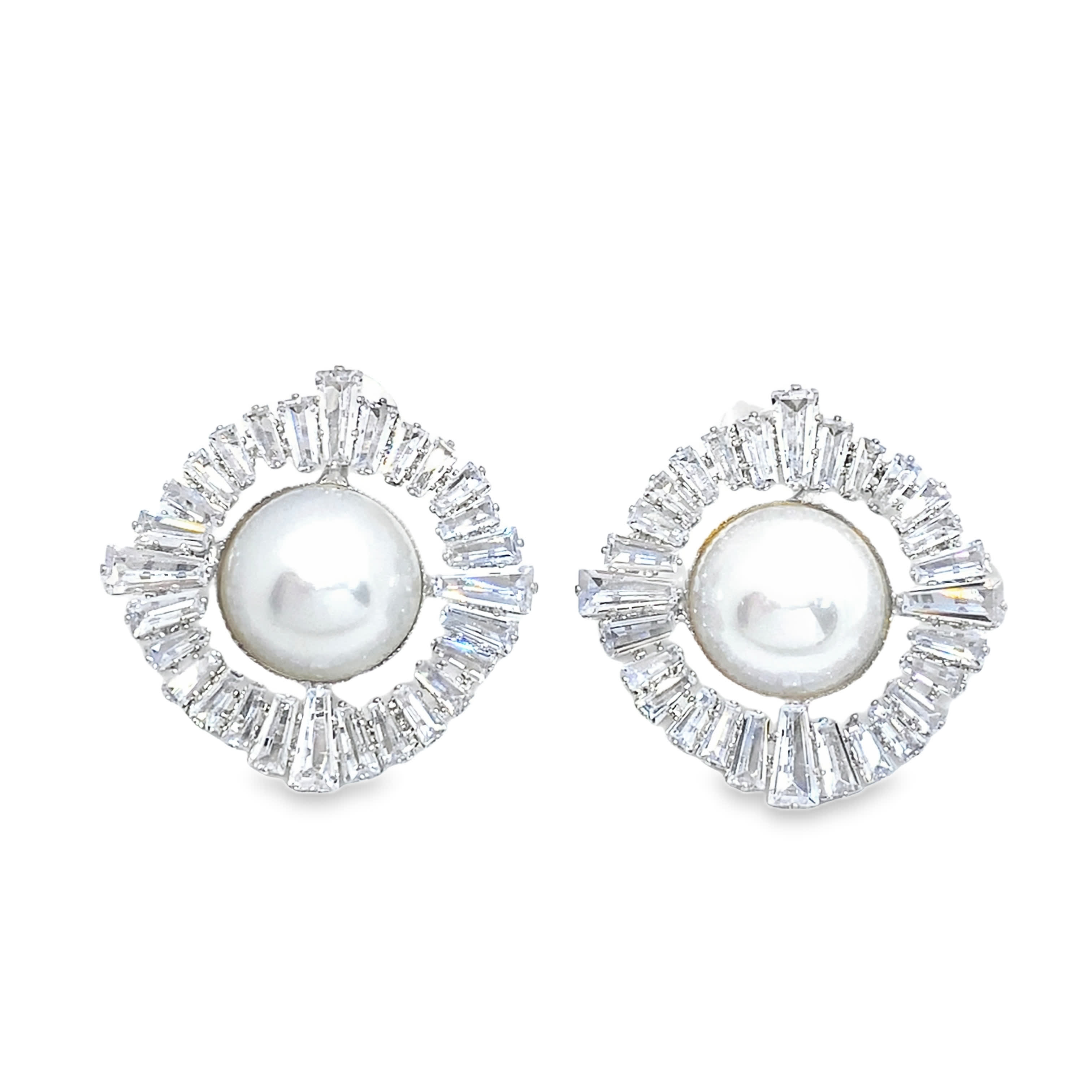 Srebrne kolczyki z okrągłą perłą kaboszonową