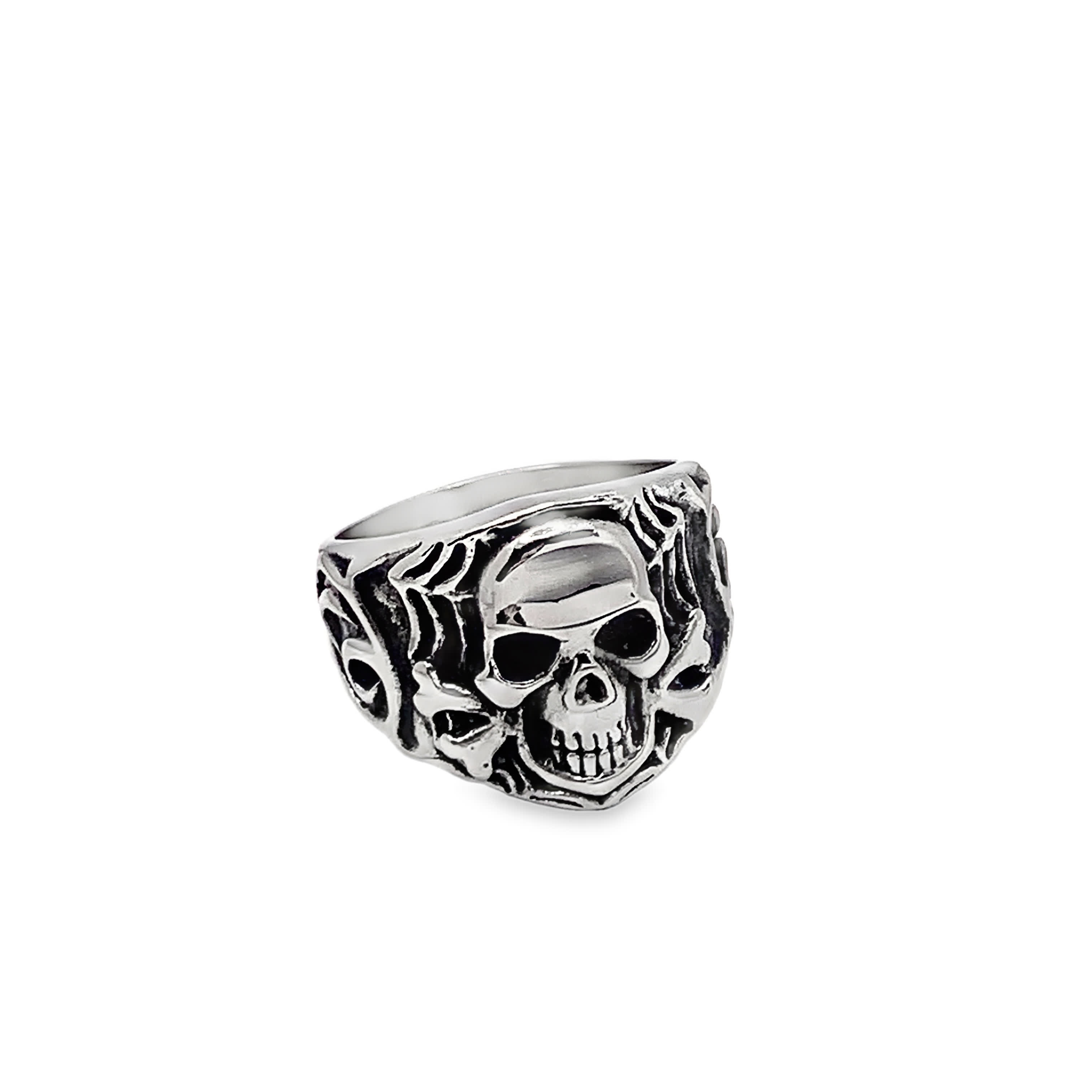 Metalowy sygnet z motywem czaszki