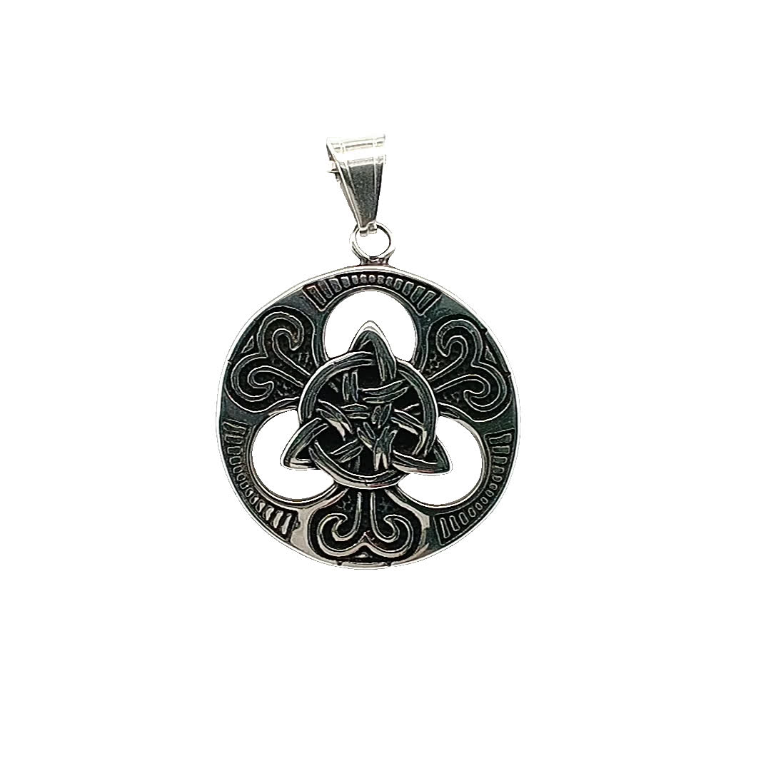 Skomplikowany wisiorek celtycki węzeł