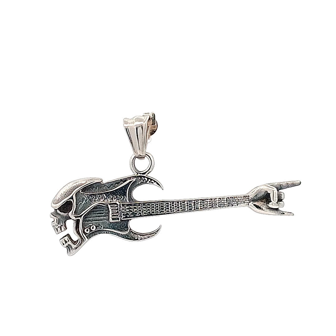 Wisiorek w kształcie czaszki z gitarą inspirowany rockiem