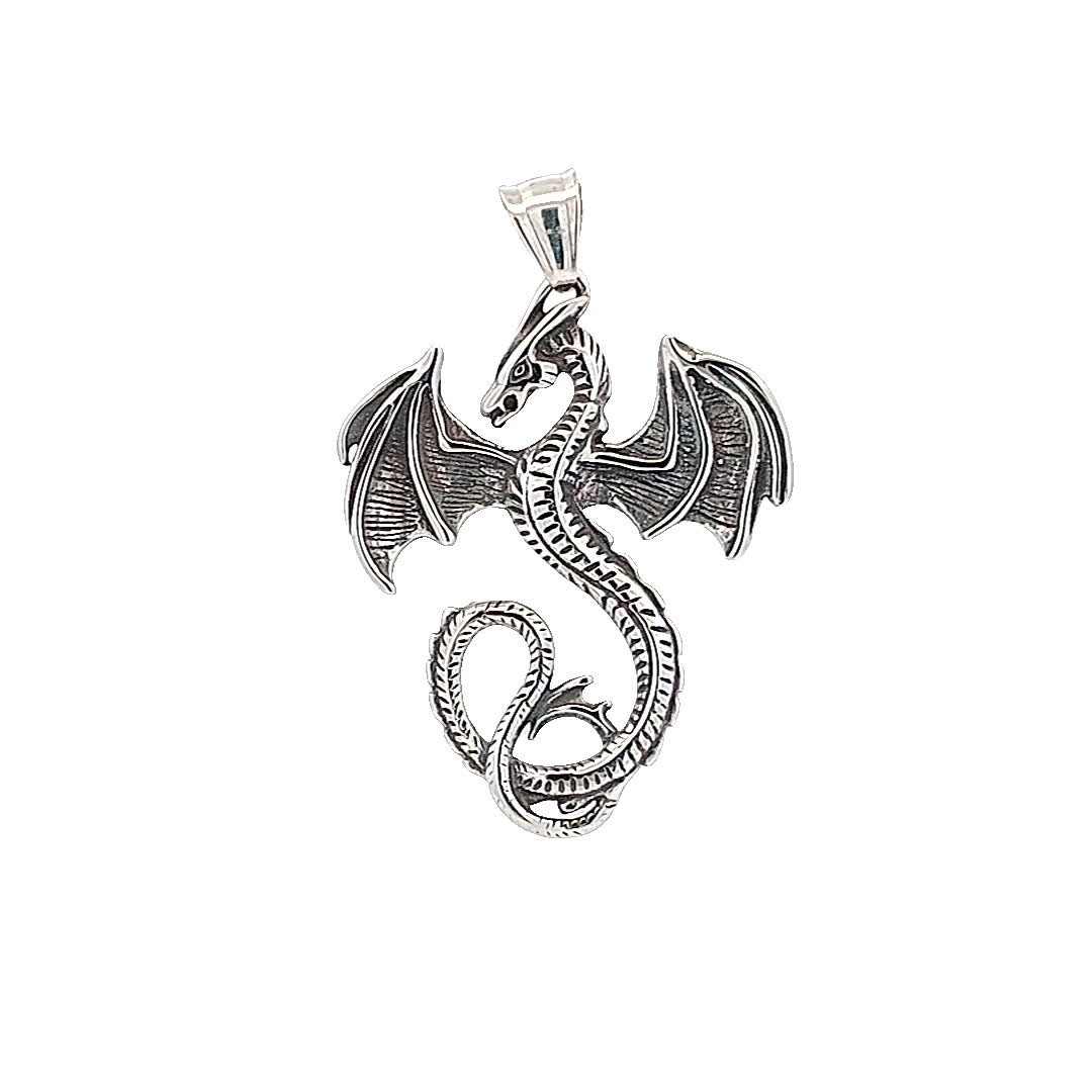 Skomplikowany wisiorek w kształcie smoka