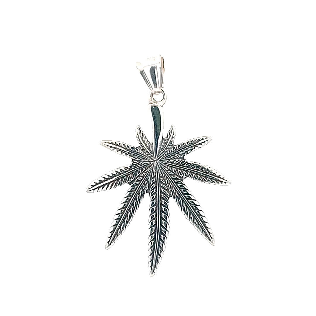 Stylowy wisiorek w kształcie liścia