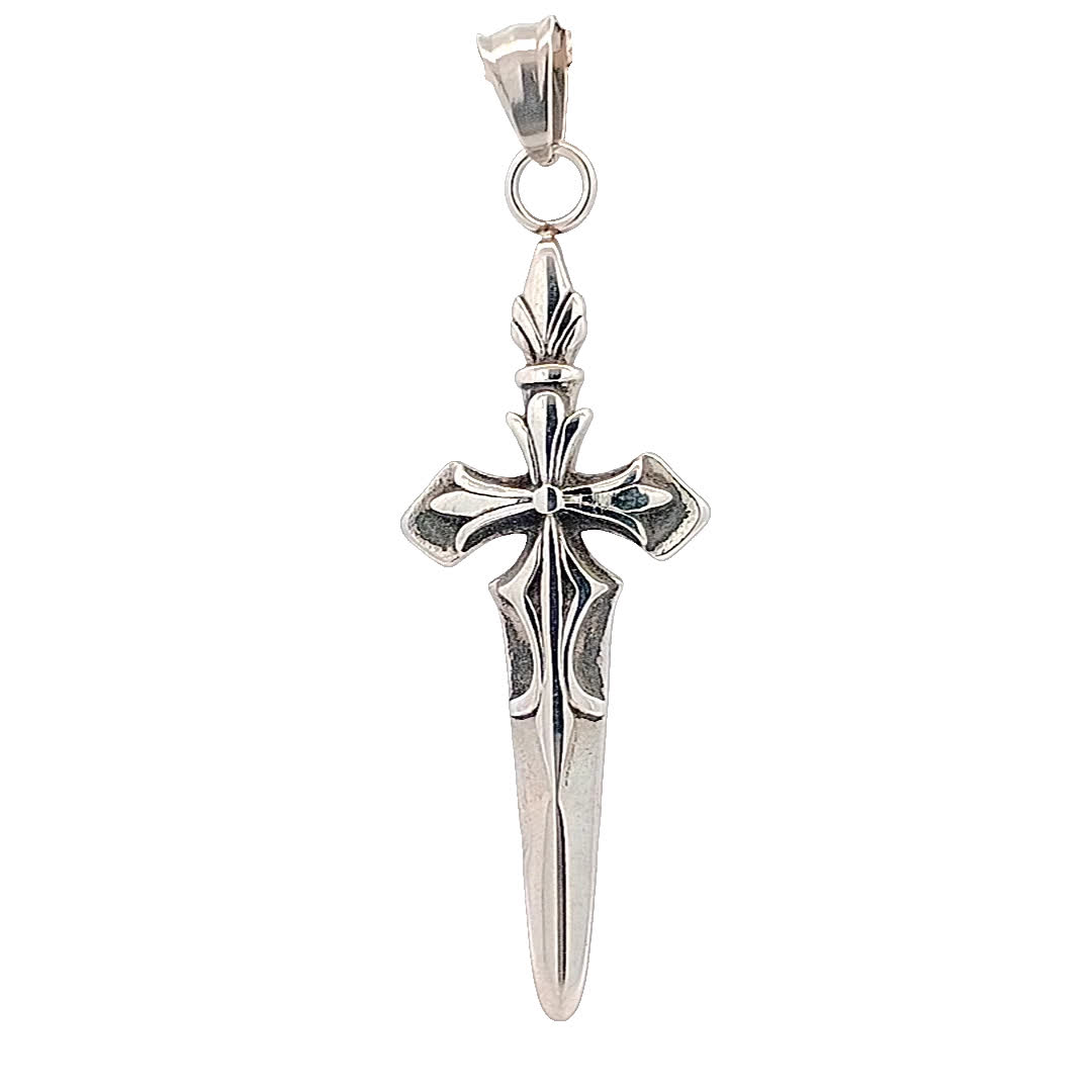 Elegancki posrebrzany krzyż wisiorek