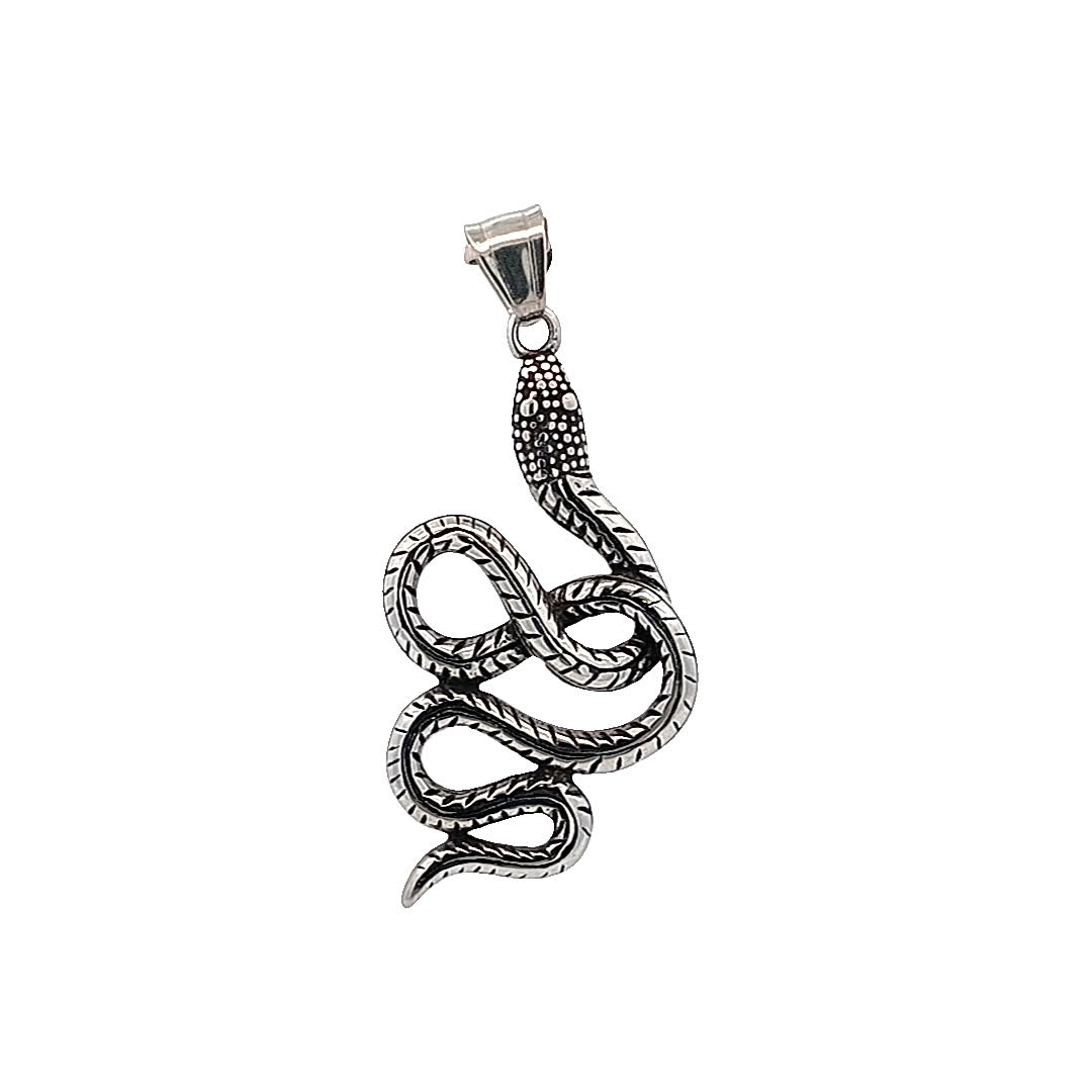 Skomplikowany projekt wisiorka w kształcie węża