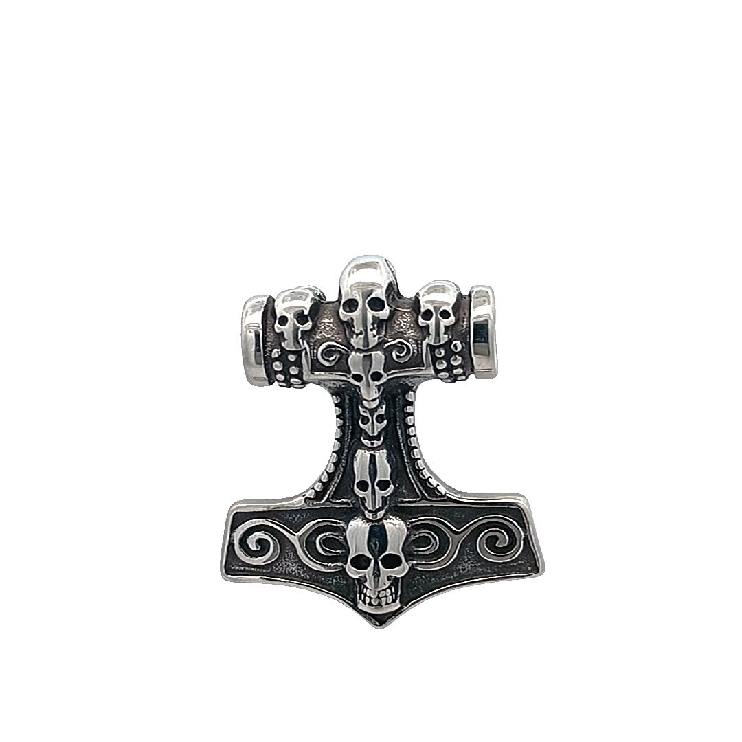 Broszka z misternym wzorem czaszki