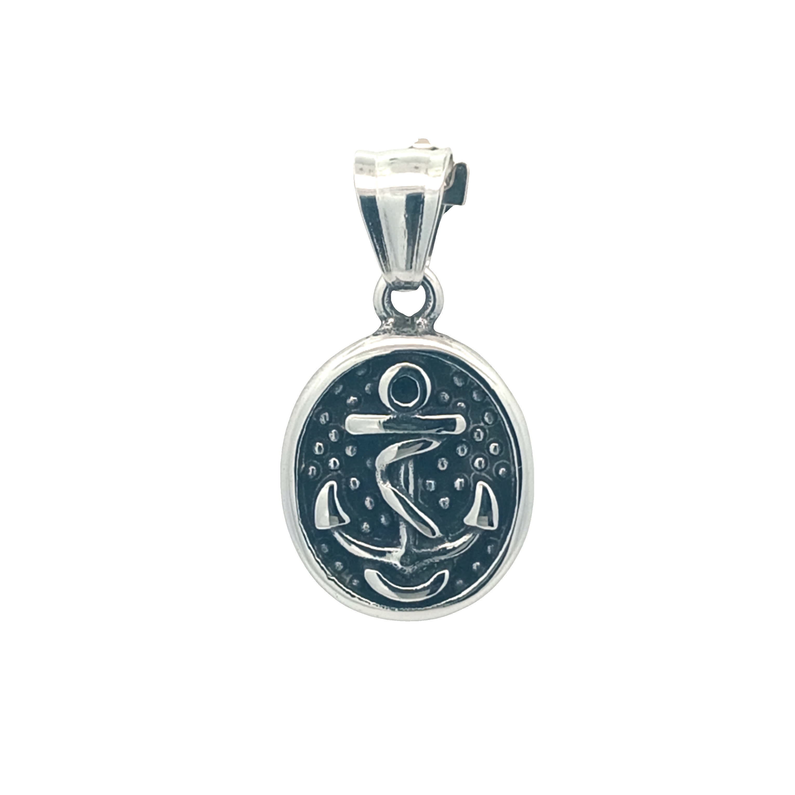 Elegancki posrebrzany wisiorek o wyjątkowym wzornictwie