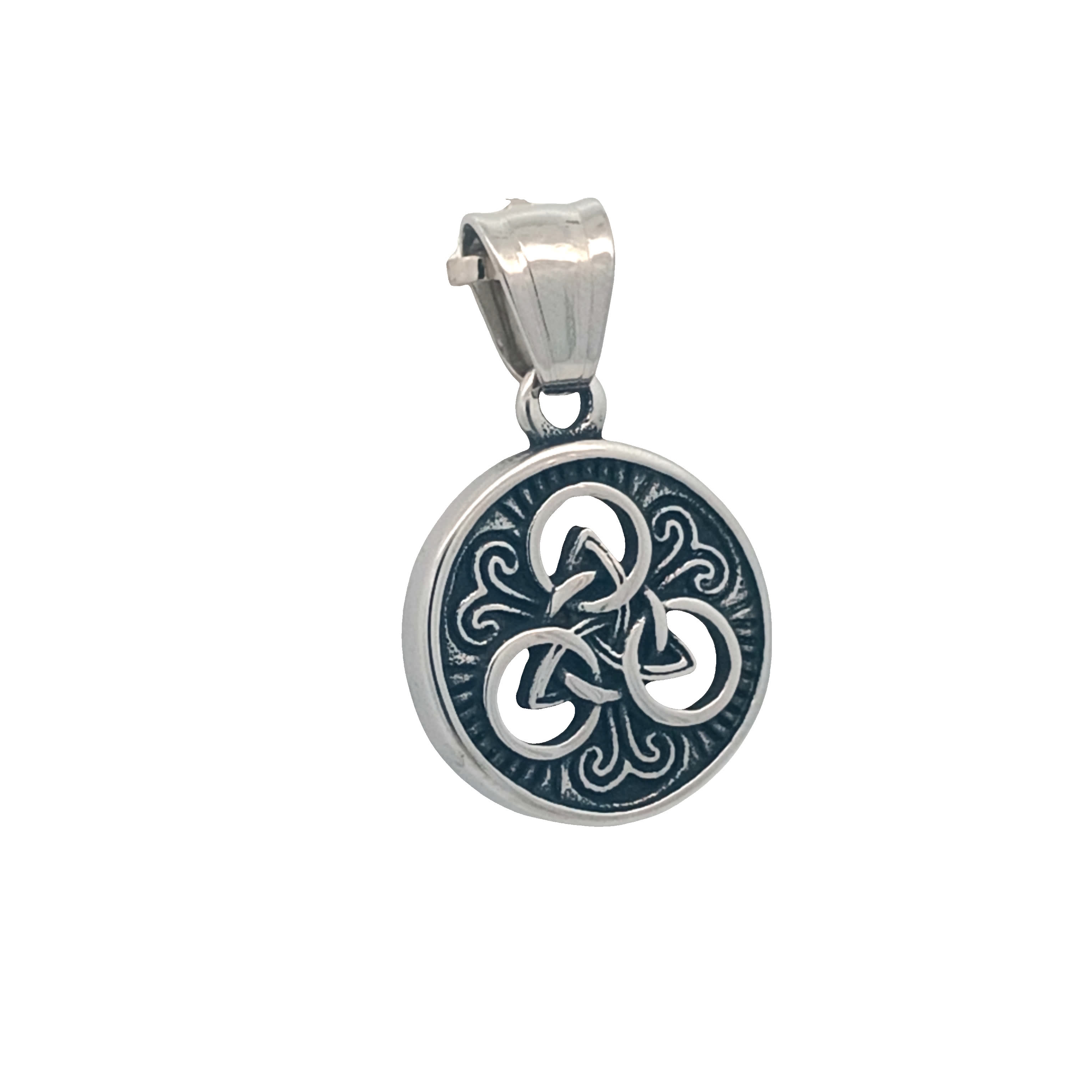 Skomplikowany projekt srebrnego wisiorka