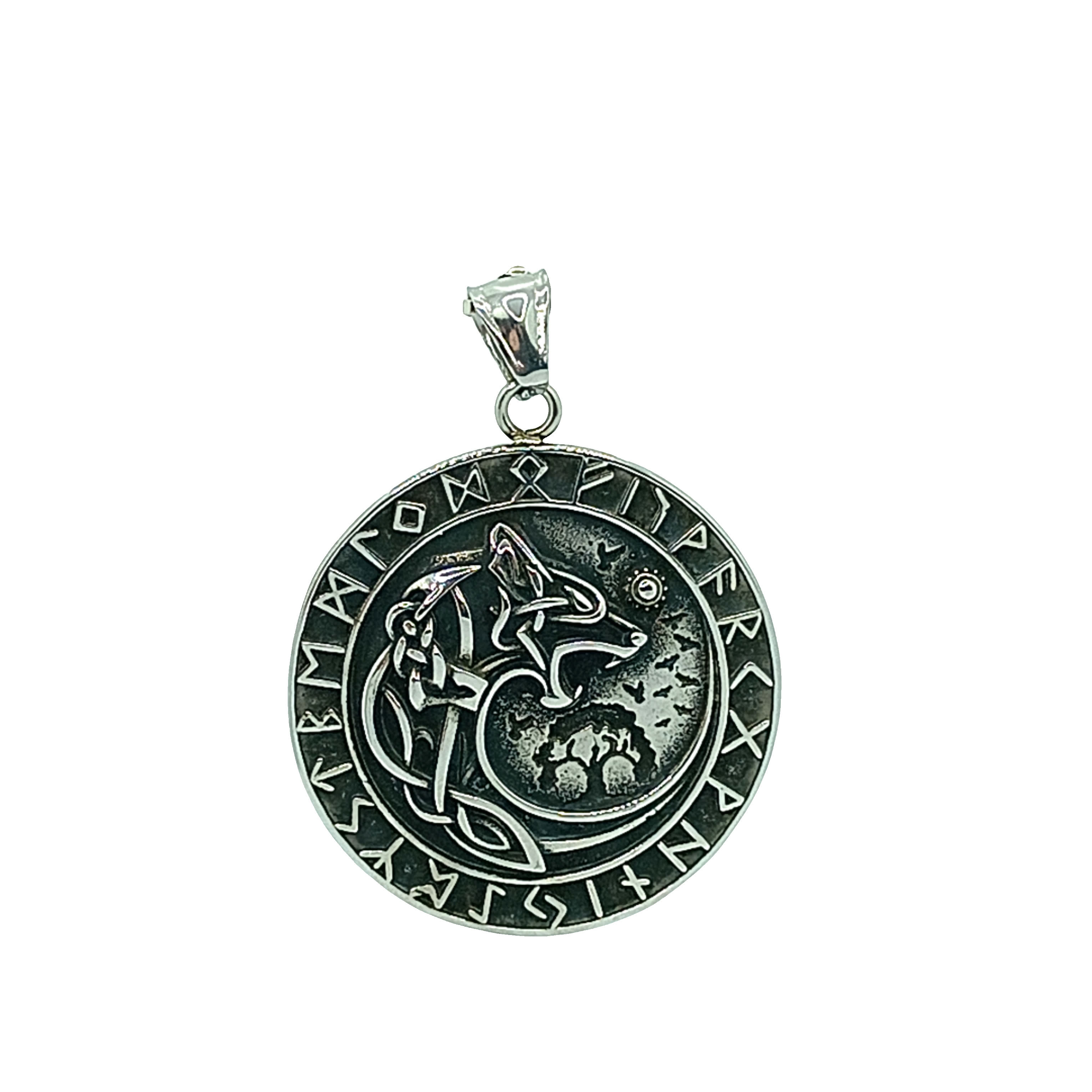 Skomplikowany projekt wisiorka z wilkiem