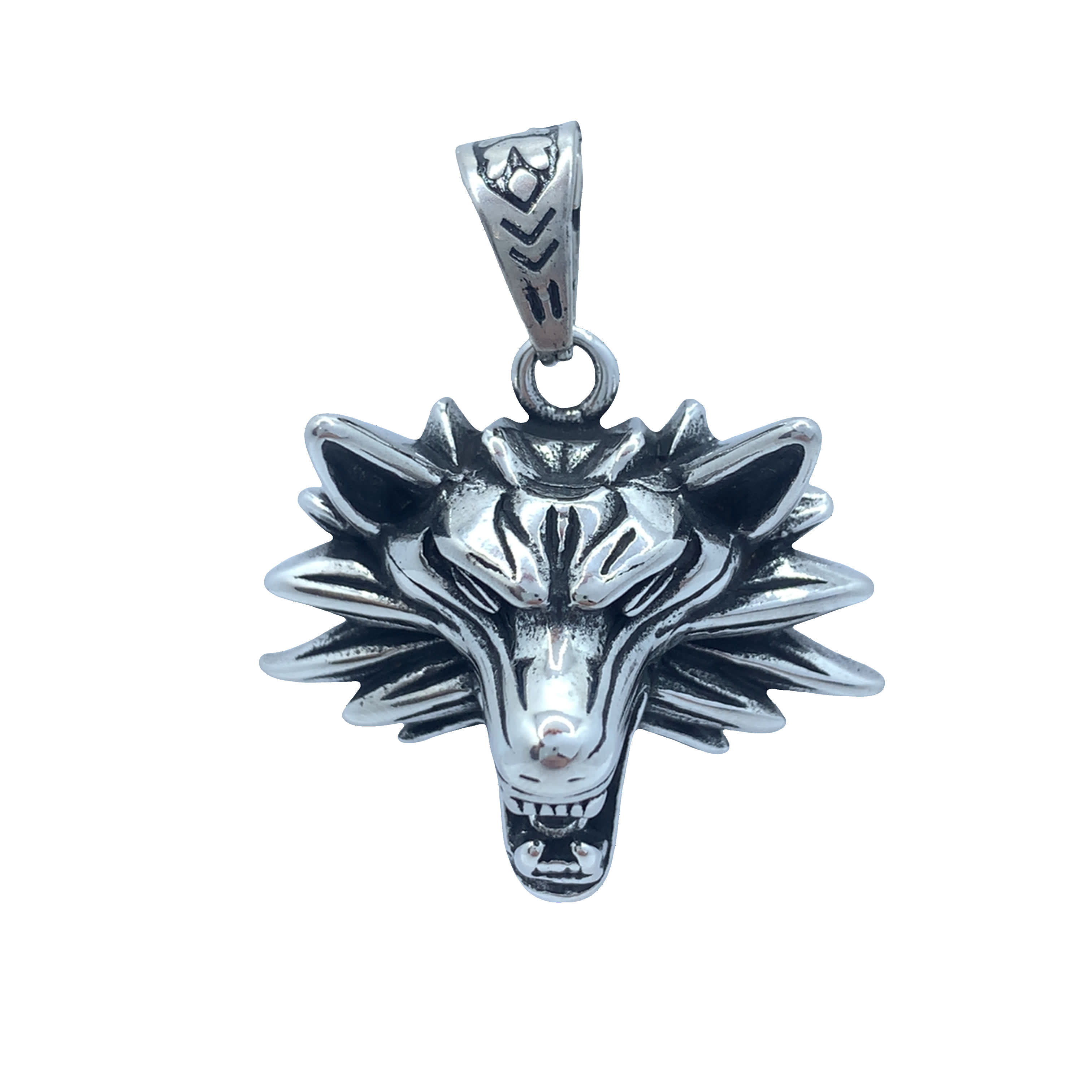 Skomplikowany wisiorek w kształcie głowy wilka