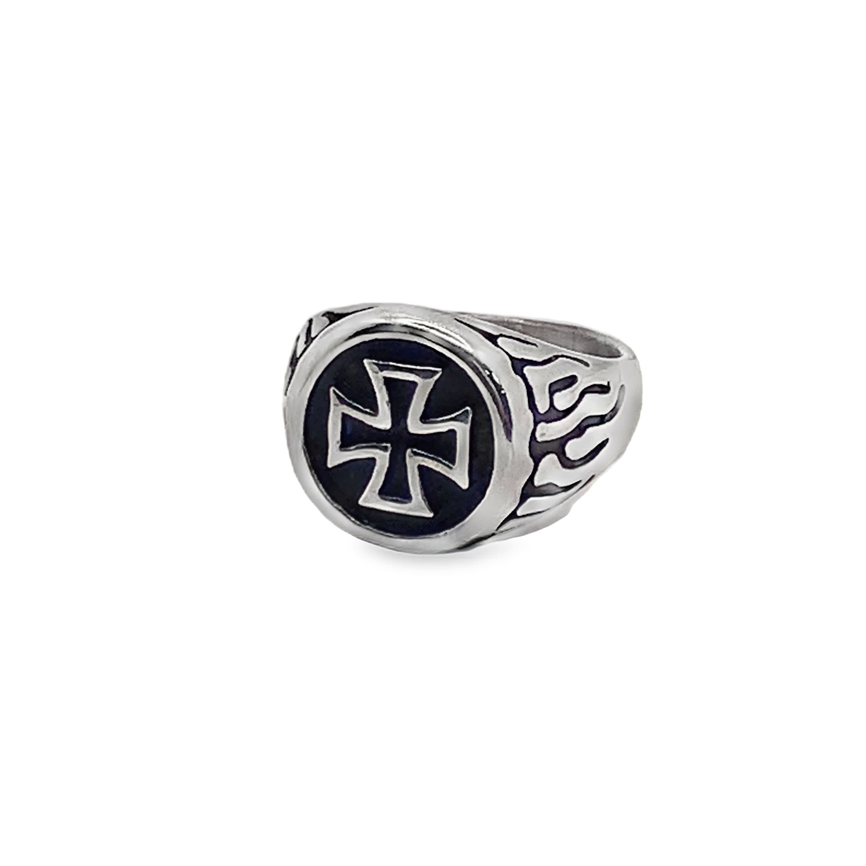 Sygnet z krzyżem maltańskim ze posrebrzanej stali