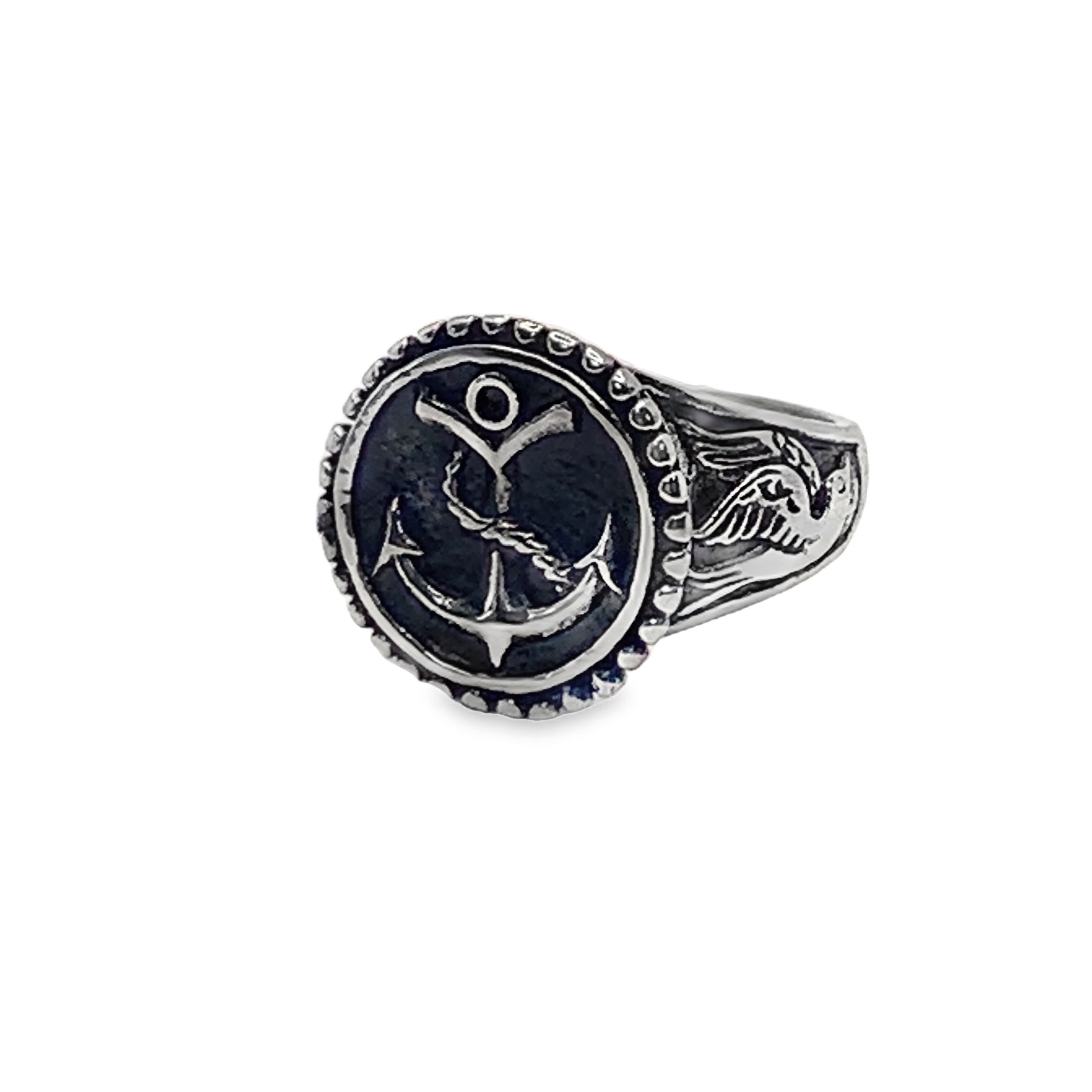 Posrebrzany sygnet z motywem kotwicy