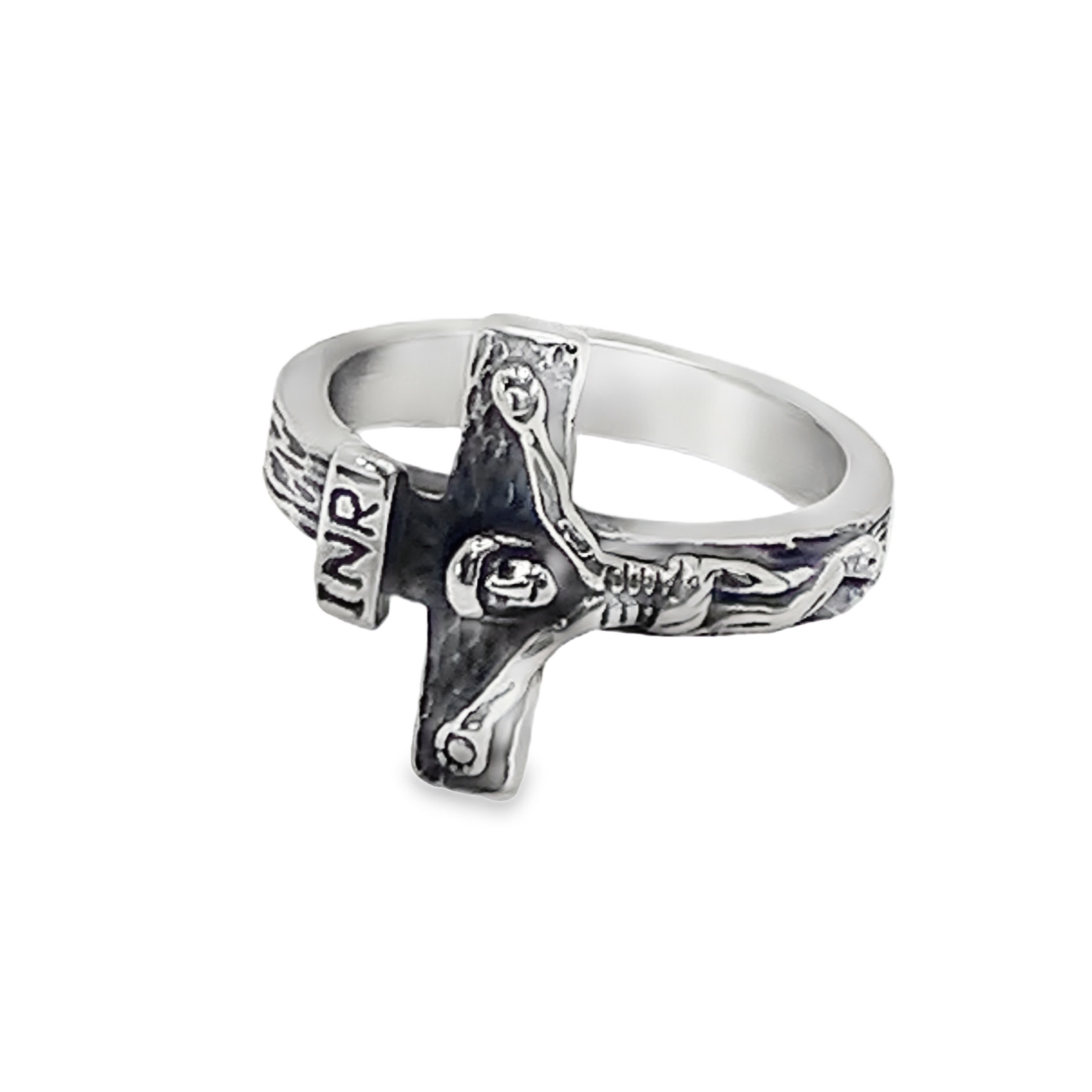 Posrebrzany pierścień z krucyfiksem