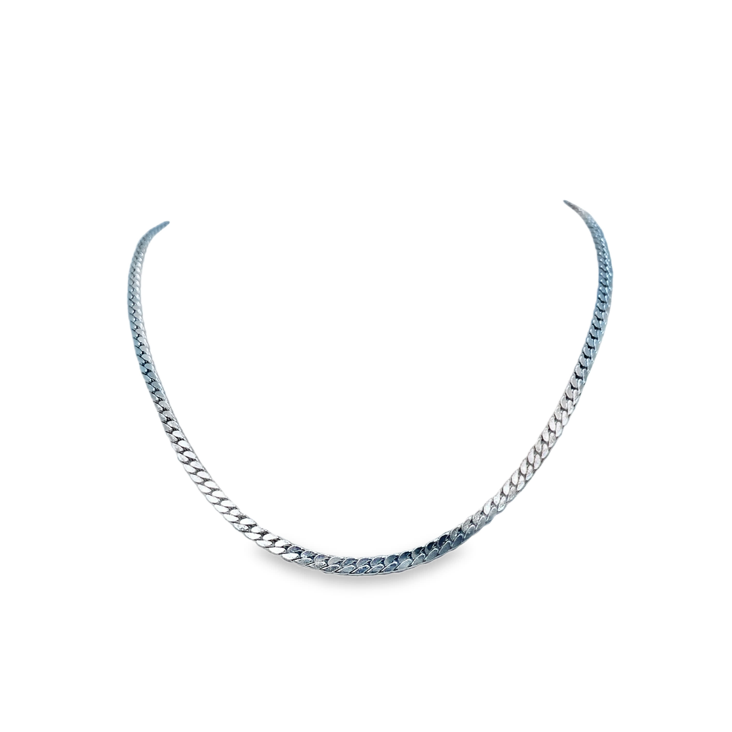 Naszyjnik z ogniwami krawężnika ze posrebrzanej stali