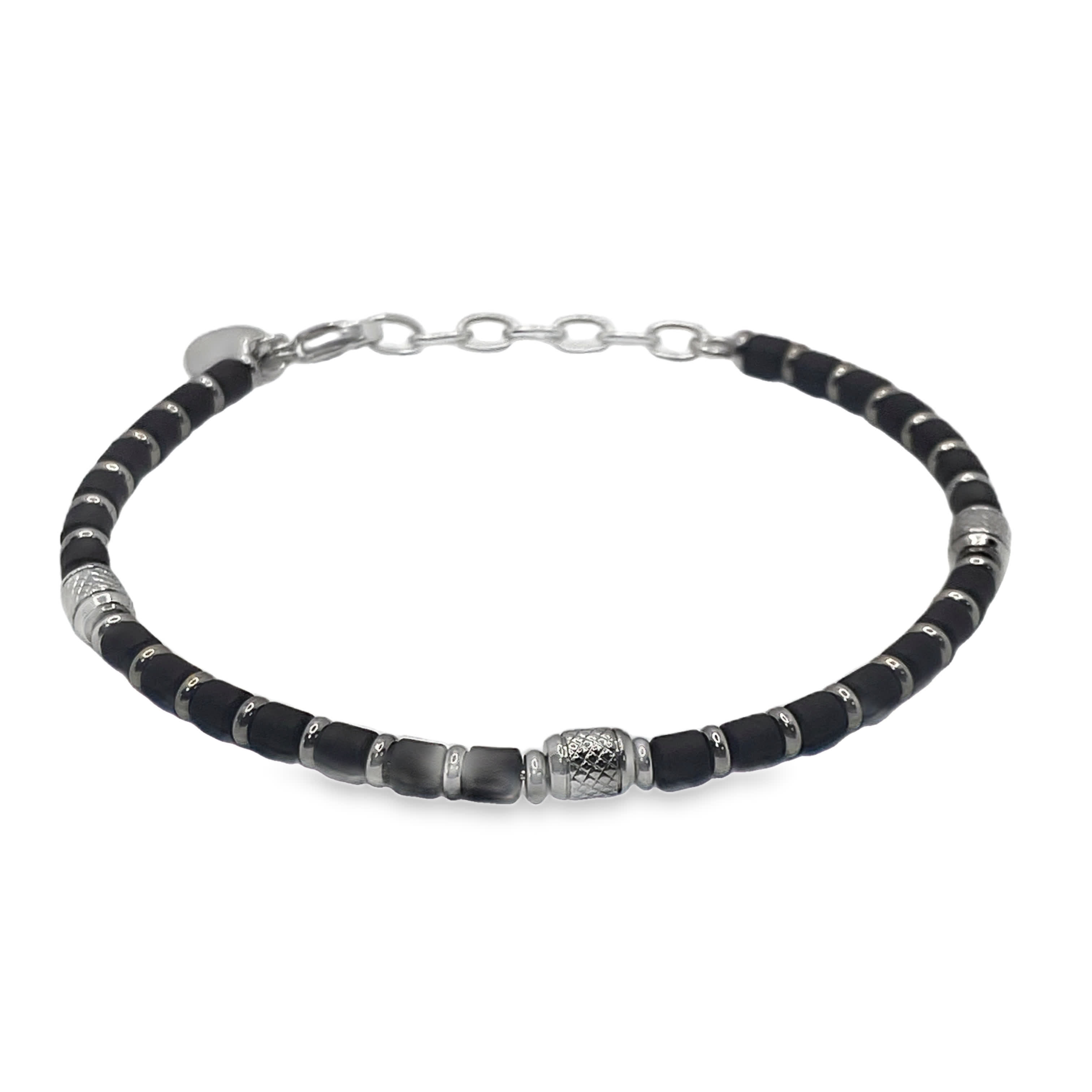 Posrebrzana bransoletka z koralikami i okrągłymi kaboszonami z onyksu