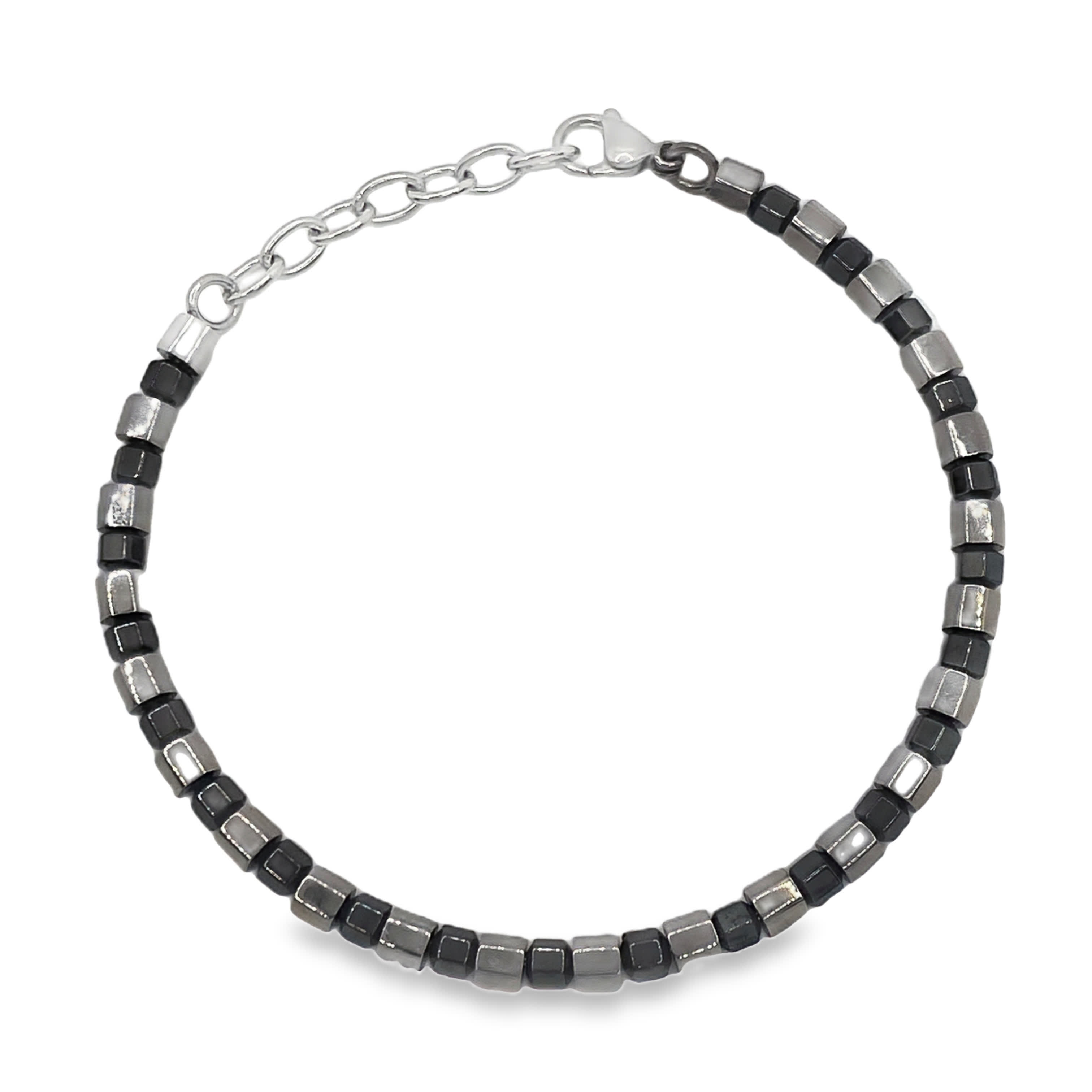 Nowoczesna bransoletka koralikowa ze srebrnymi akcentami