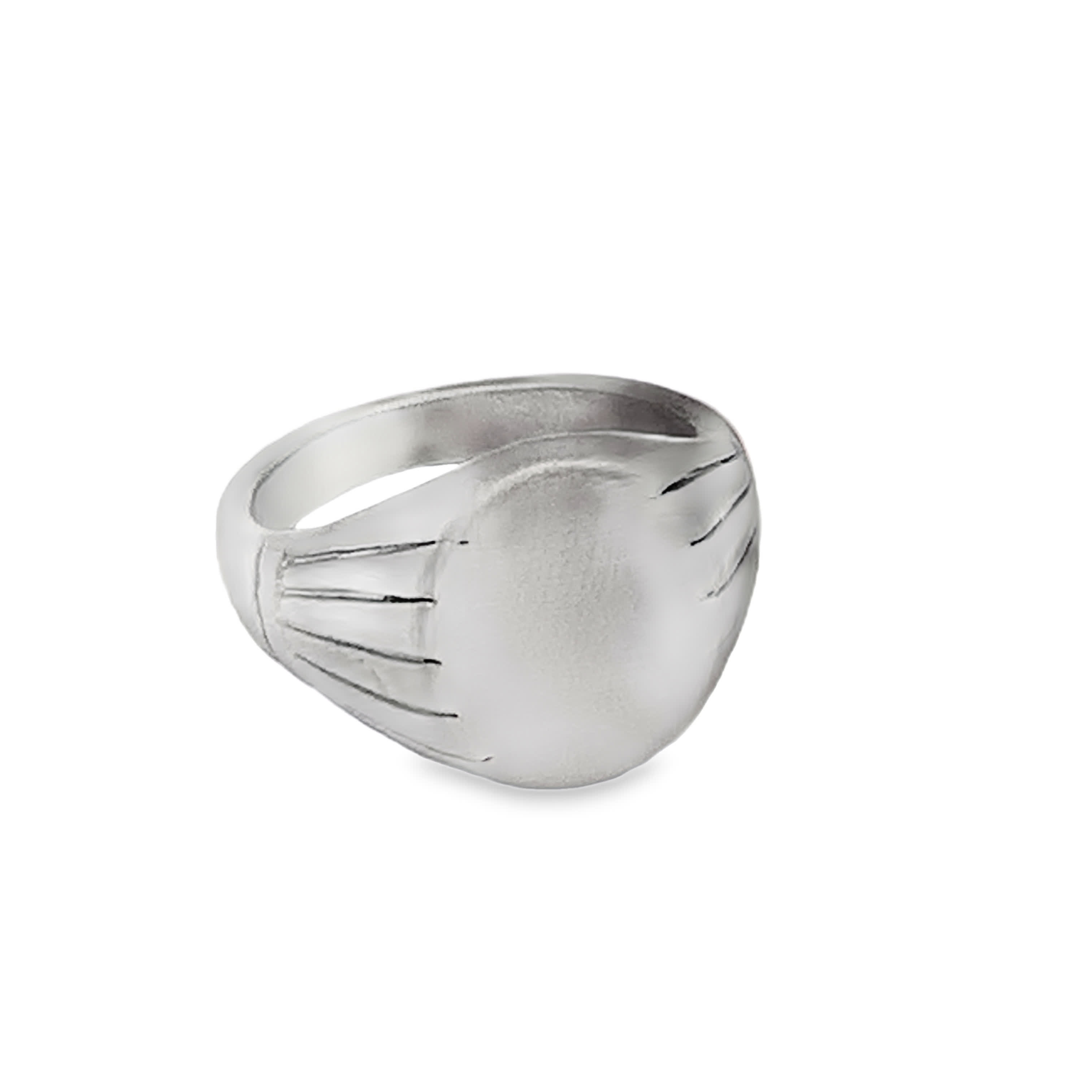 Elegancki posrebrzany pierścień sygnet owy