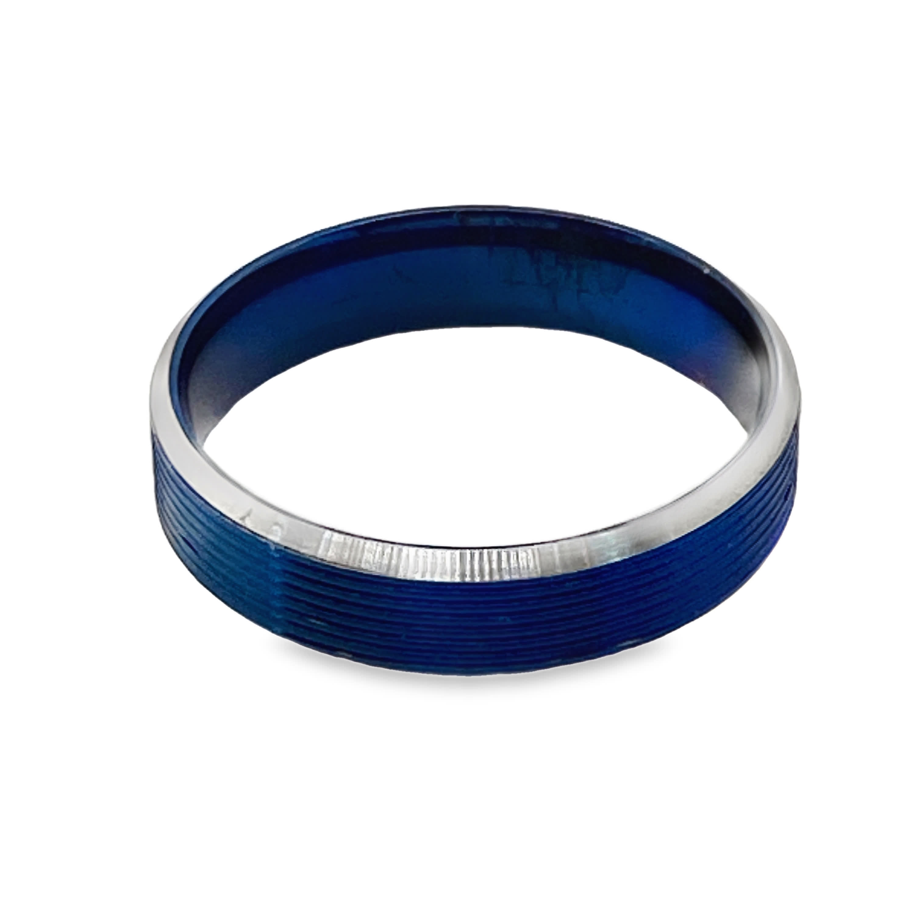 Nowoczesny niebieski pierścionek z akcentami srebrnymi