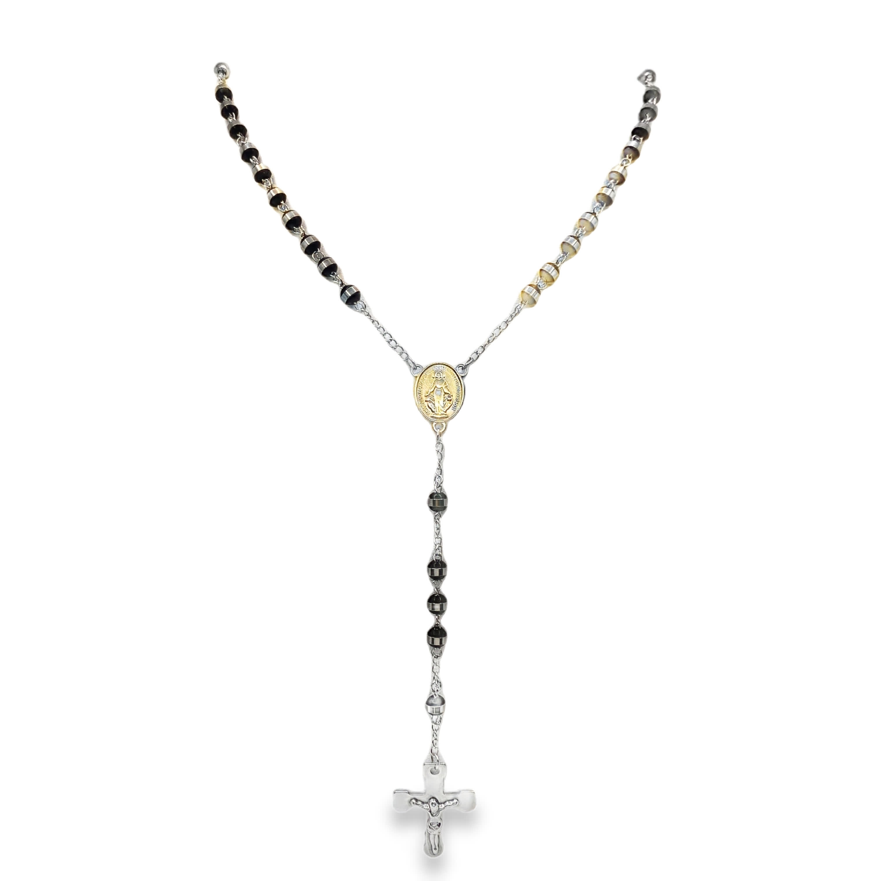 Elegancki posrebrzany naszyjnik z koralikami różańca